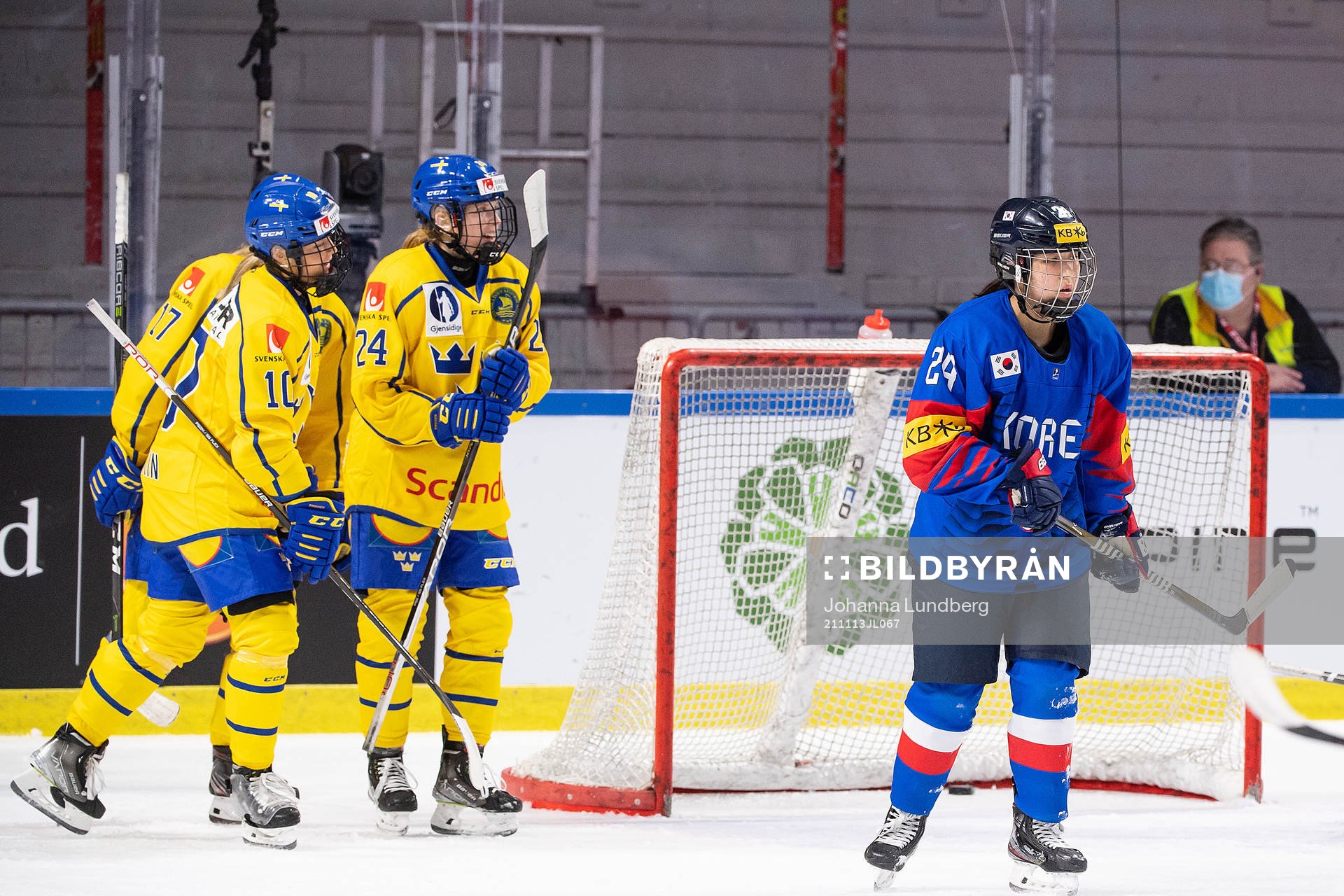 Felizia Wikner-Zienkiewicz of Sweden celebrates