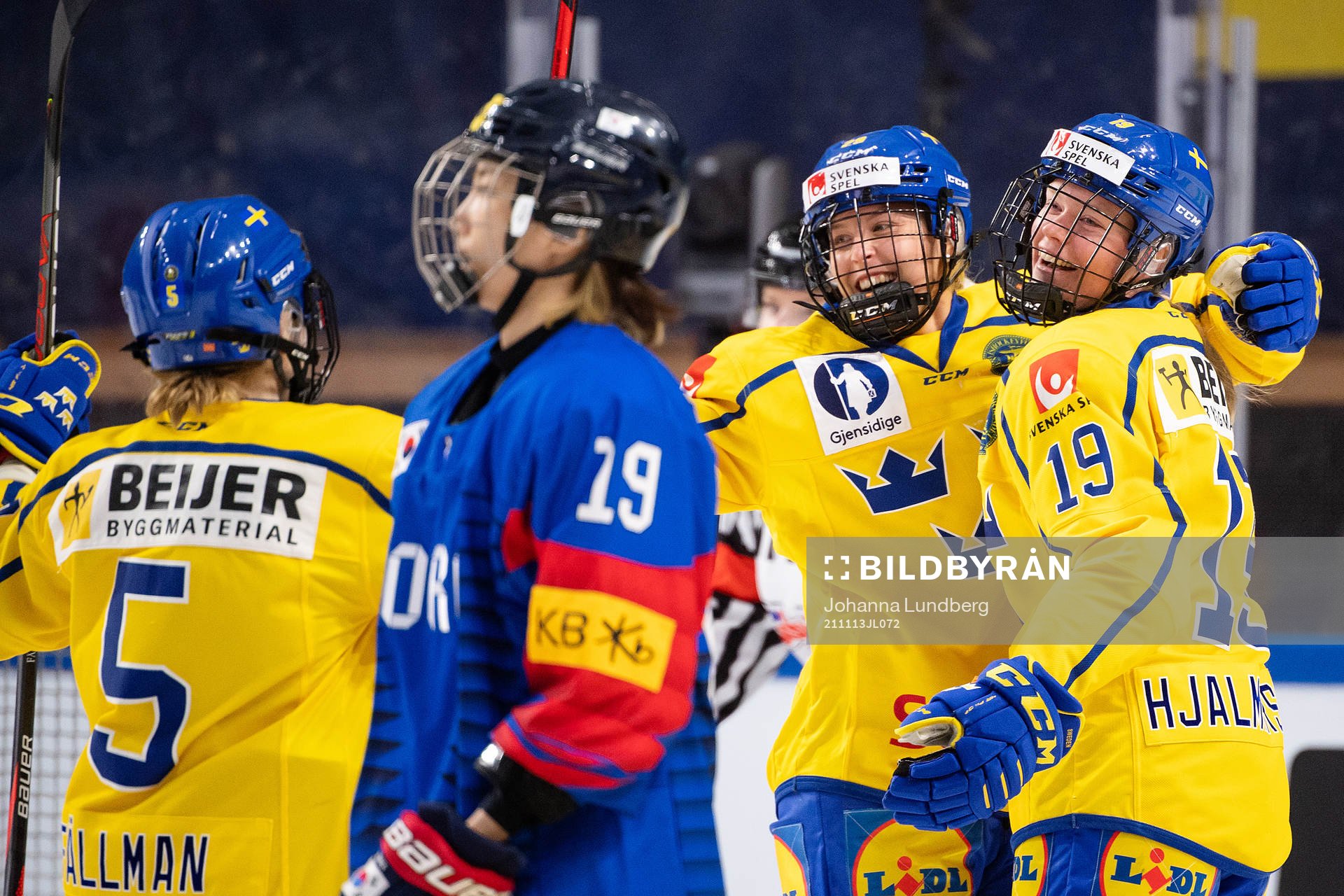 Olivia Carlsson and Sara Hjalmarsson of Sweden celebrate
