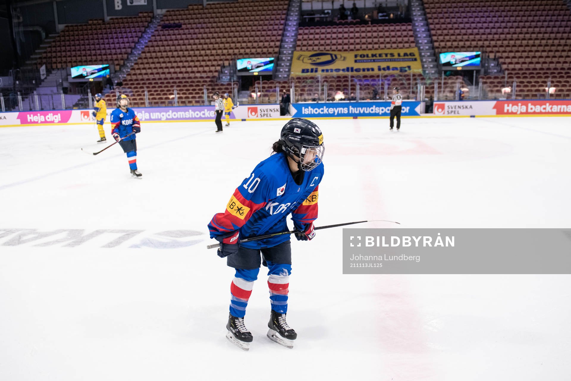 Jiyeon Choi of Korea looks dejected