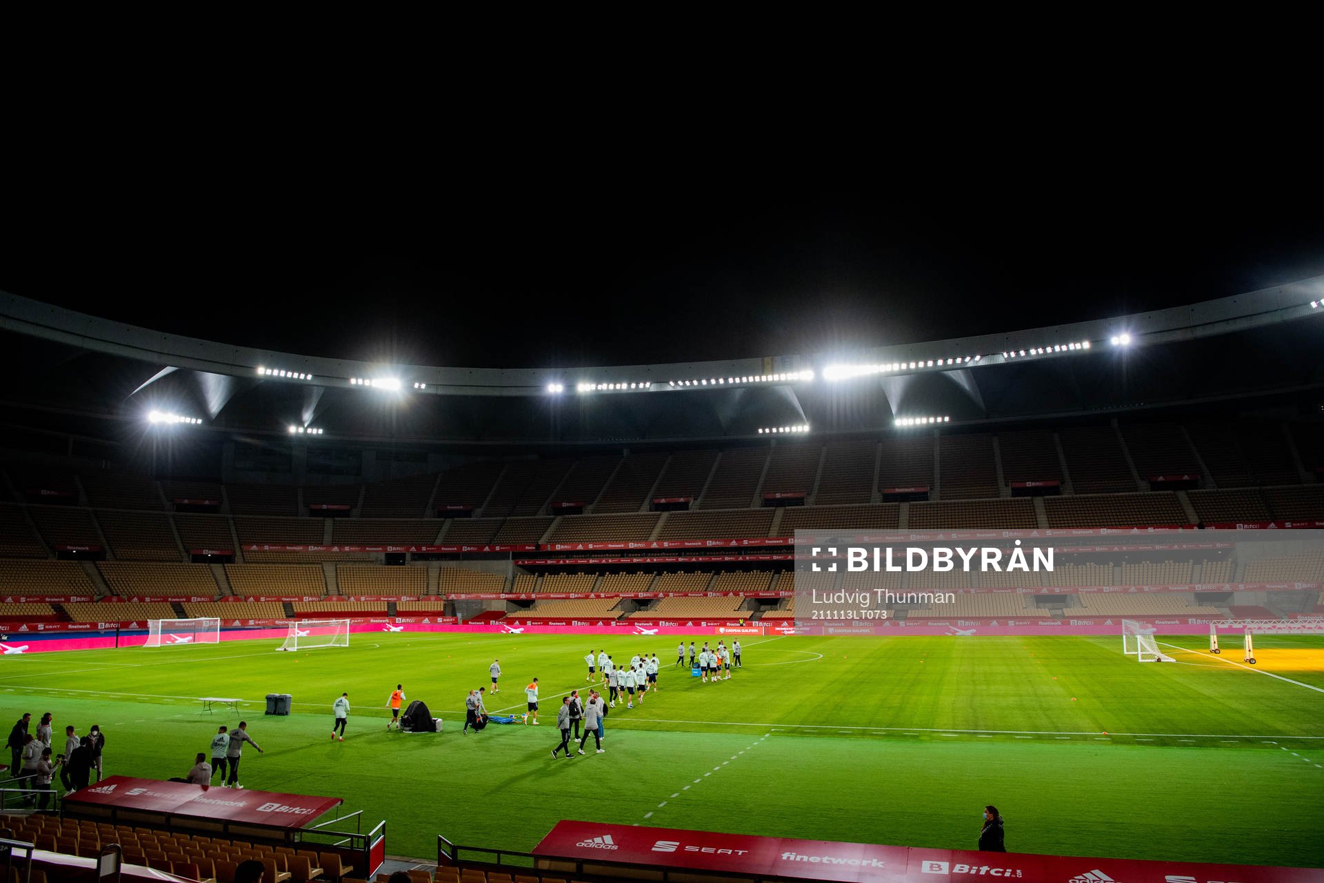 General view of of a training session with the Spanish
