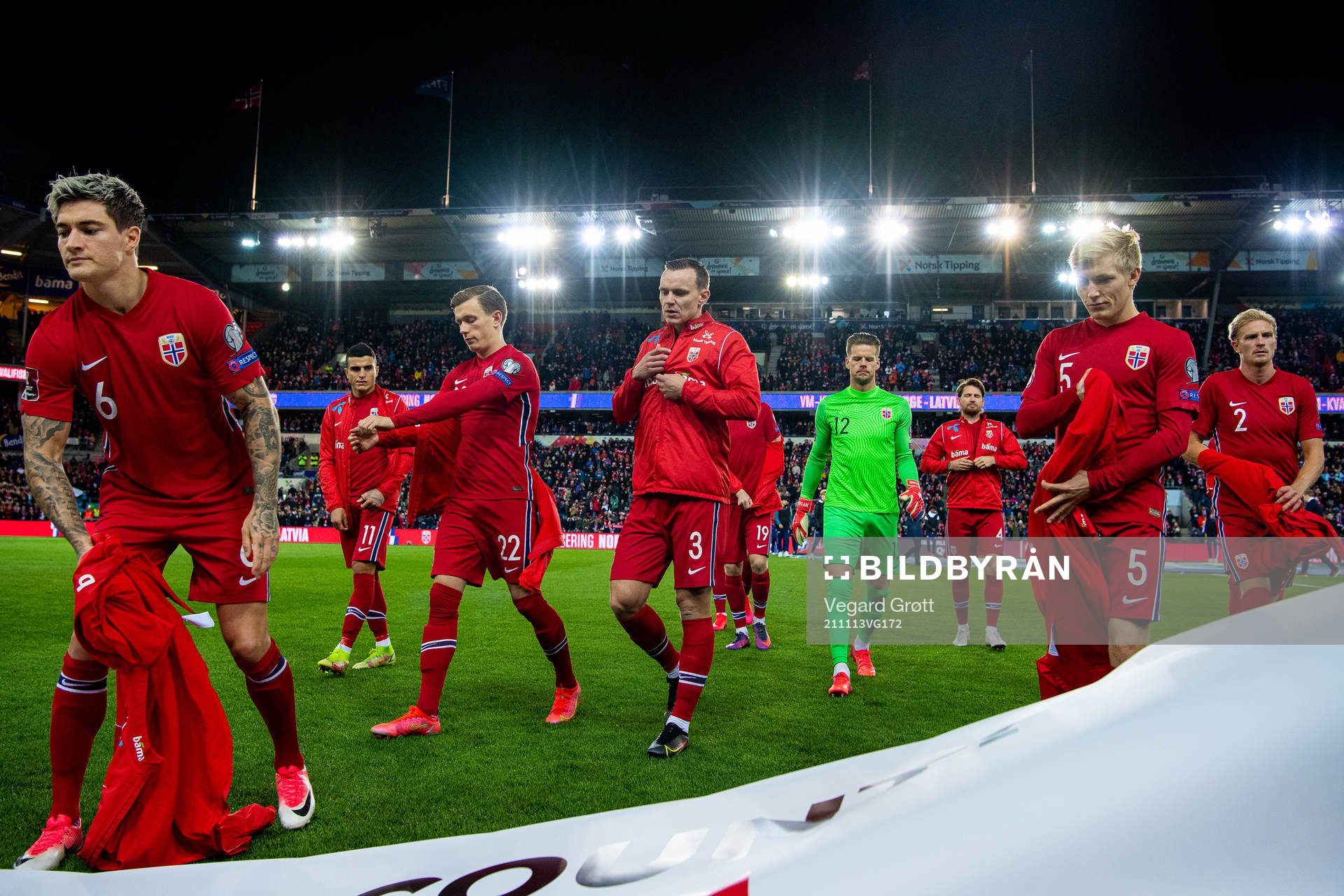 Marius Lode and players of Norway