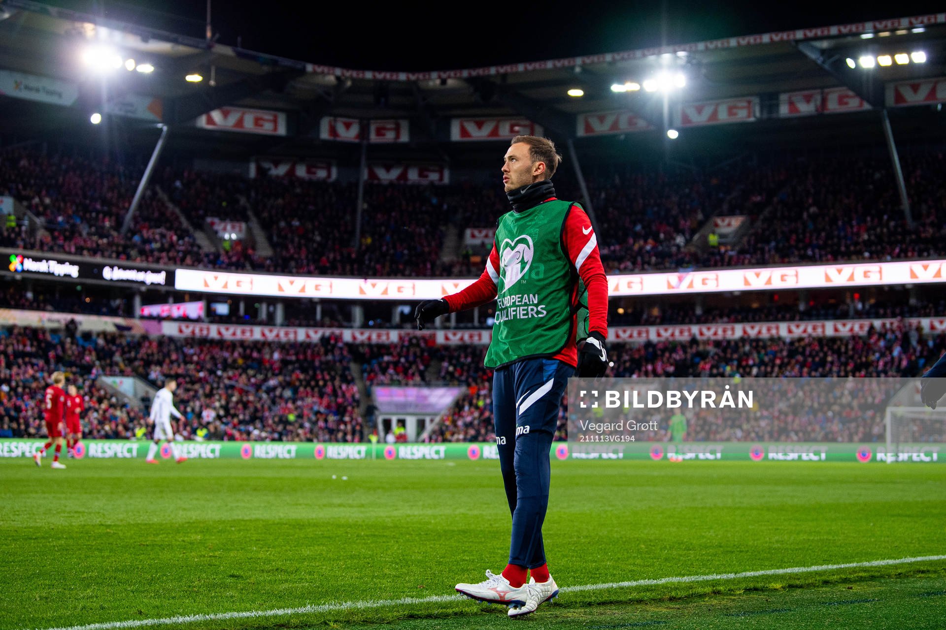Fredrik Aursnes of Norway warms up