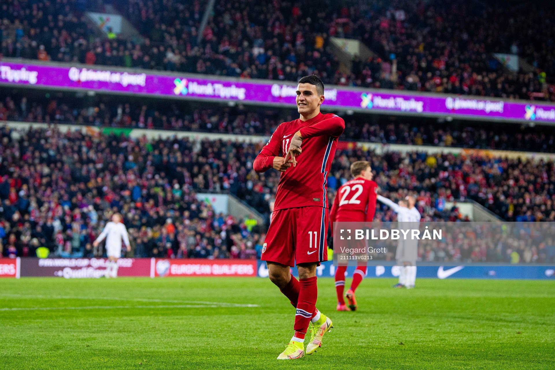 Mohamed Elyounoussi of Norway celebrates
