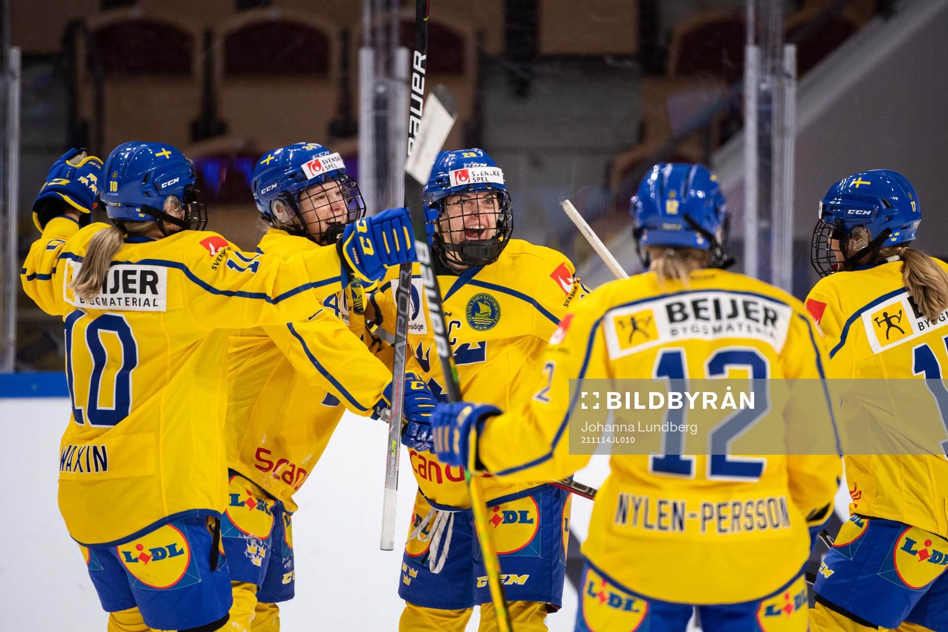 Michelle Löwenhielm of Sweden celebrate with teammates
