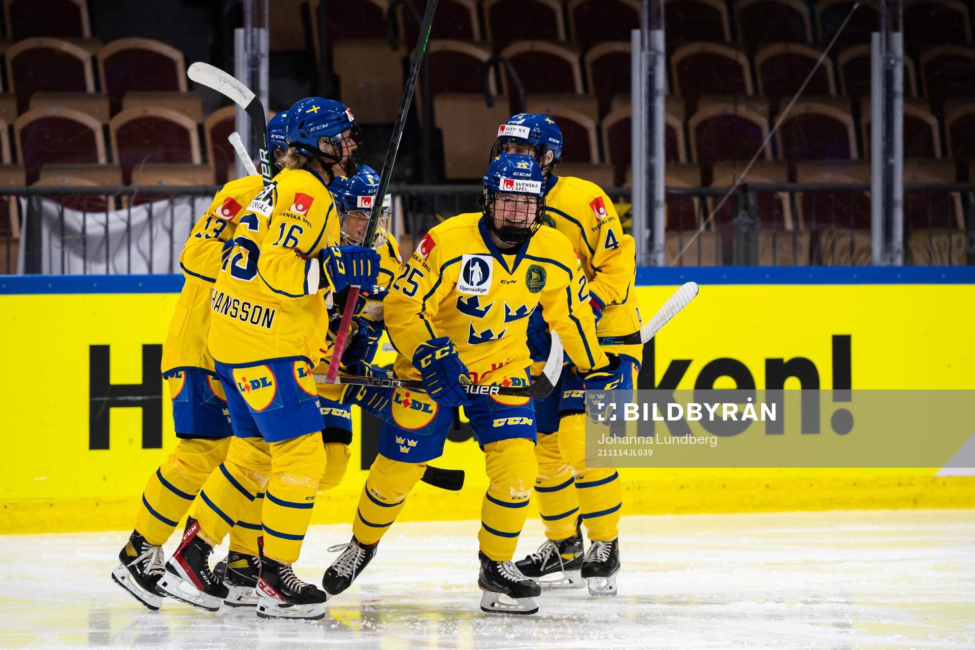 Lina Ljungblom of Sweden celebrate with teammates