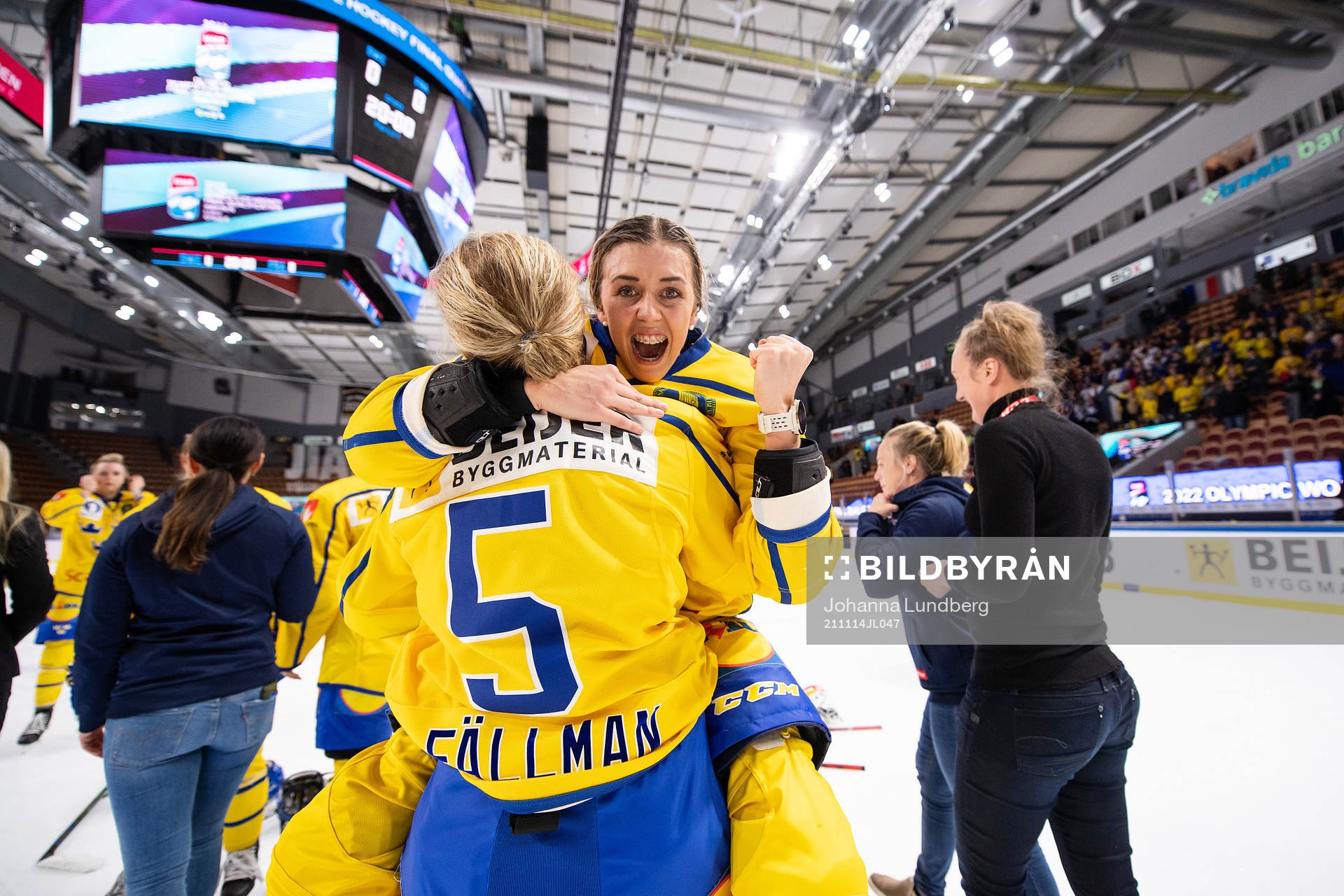 Johanna Fällman and Linnea Johansson of Sweden celebrate