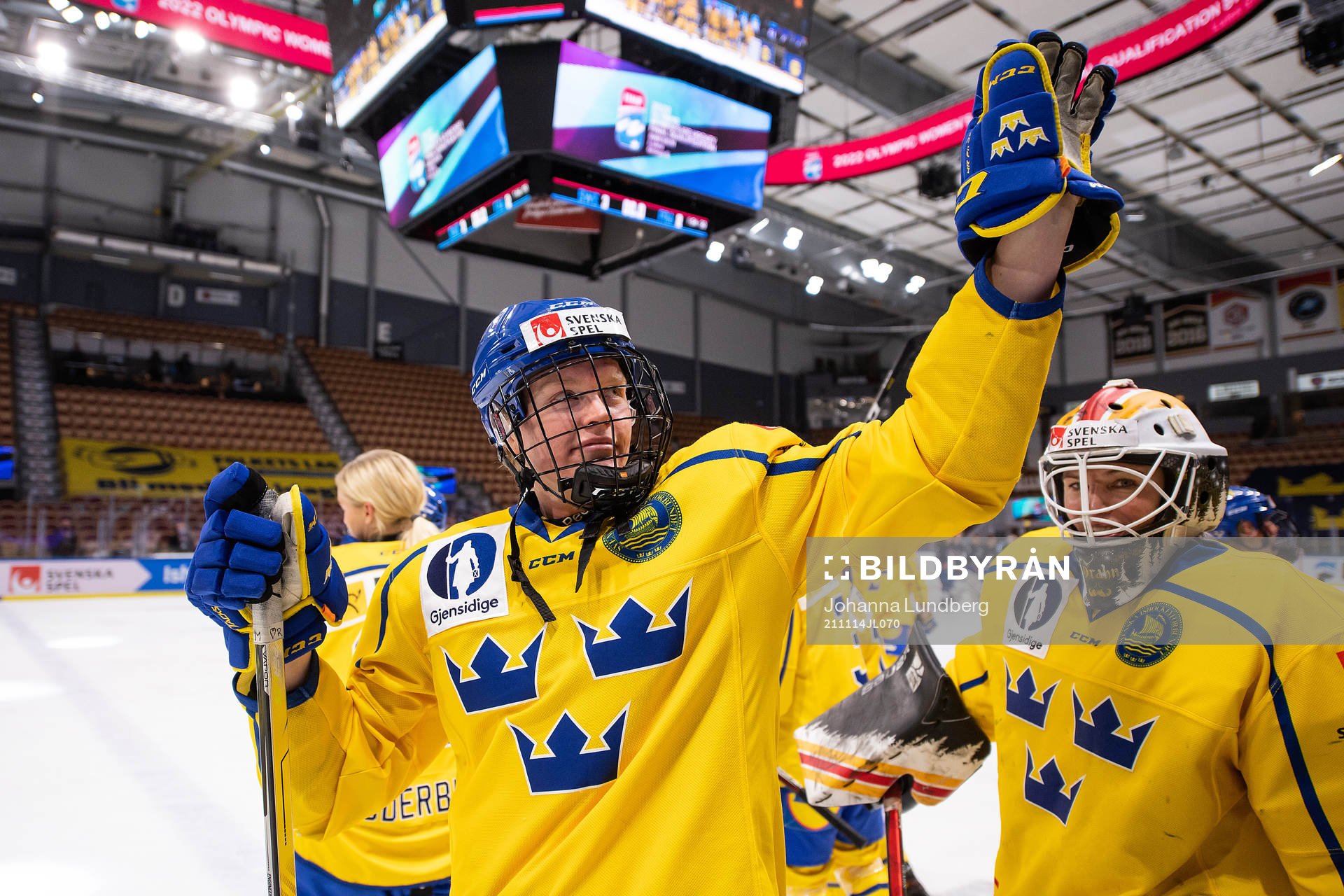 Sara Hjalmarsson of Sweden celebrates