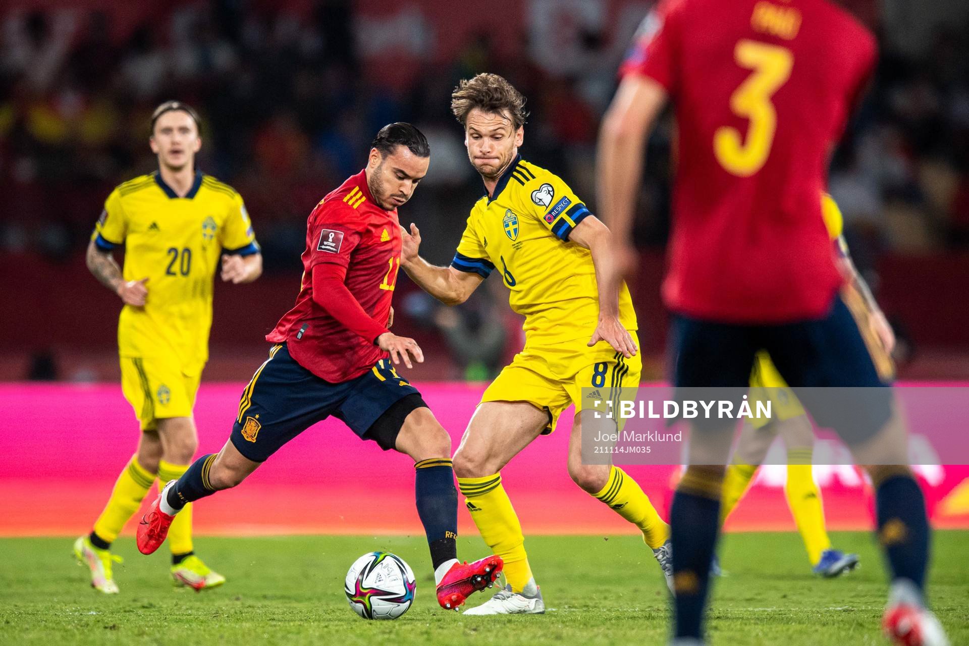 Raul de Tomas of Spain and Albin Ekdal of Sweden