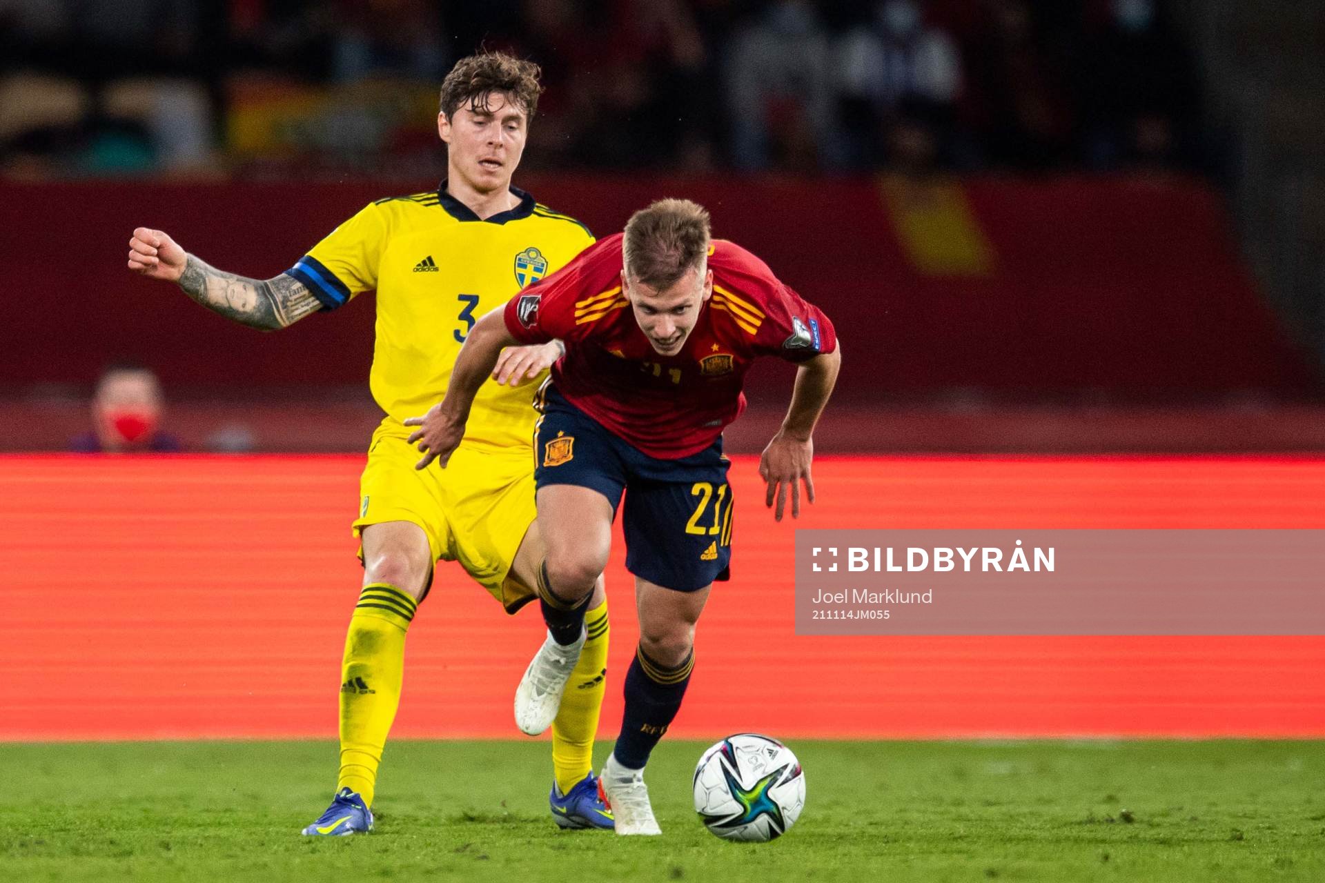 Victor Nilsson Lindelöf of Sweden and Dani Olmo of Spain