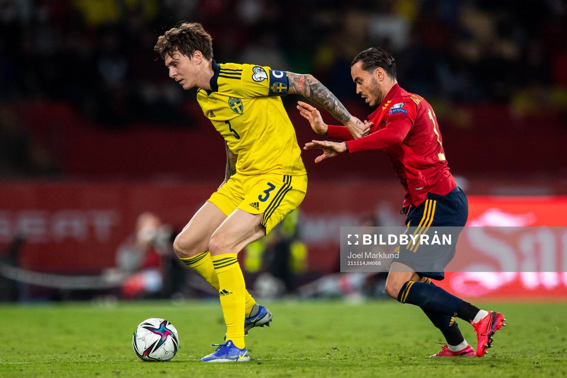 Victor Nilsson Lindelöf of Sweden and Raul de Tomas of
