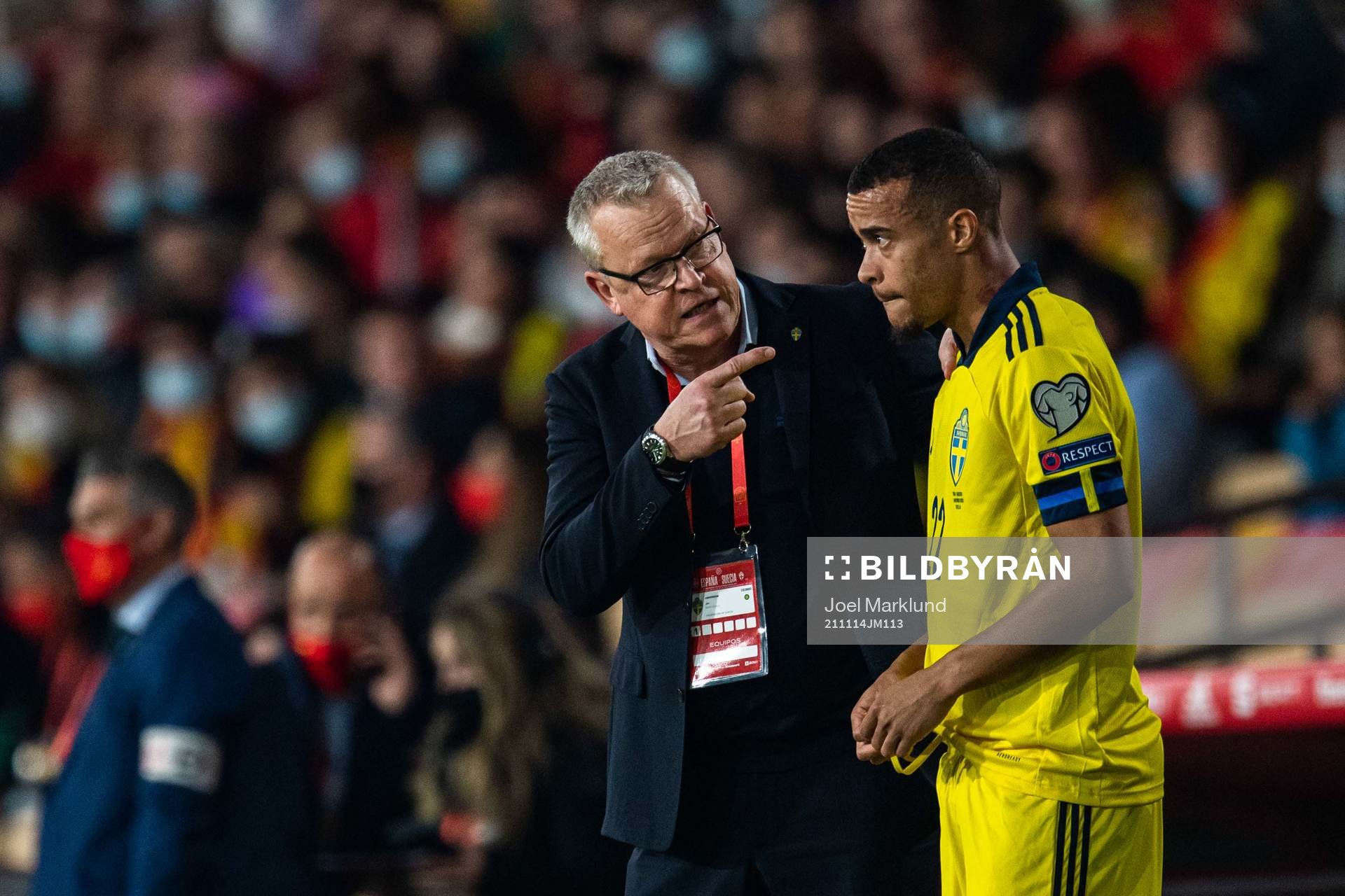 Head coach Janne Andersson and Robin Quaison of Sweden