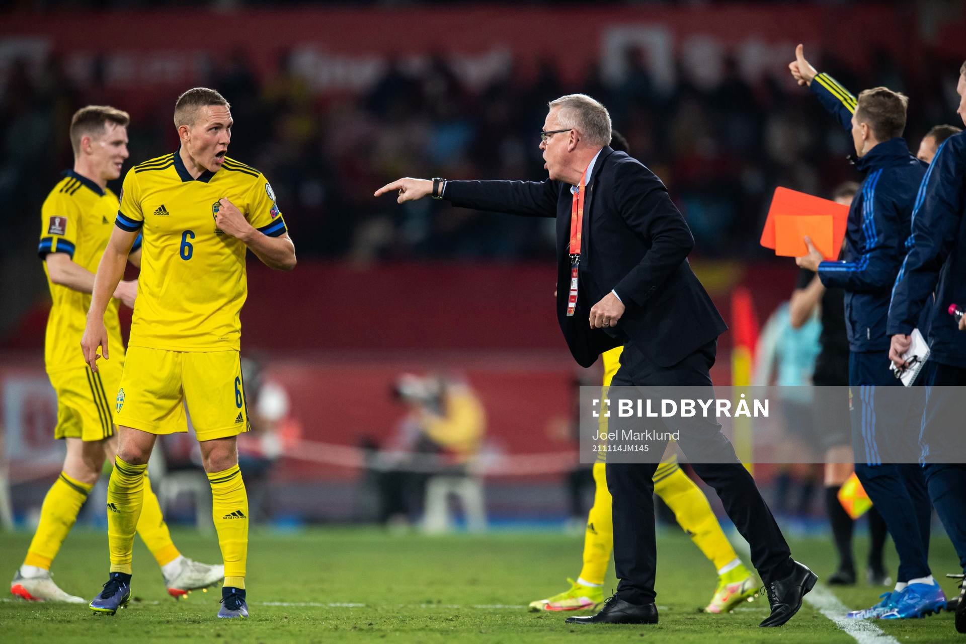 Ludwig Augustinsson and head coach Janne Andersson of Sweden