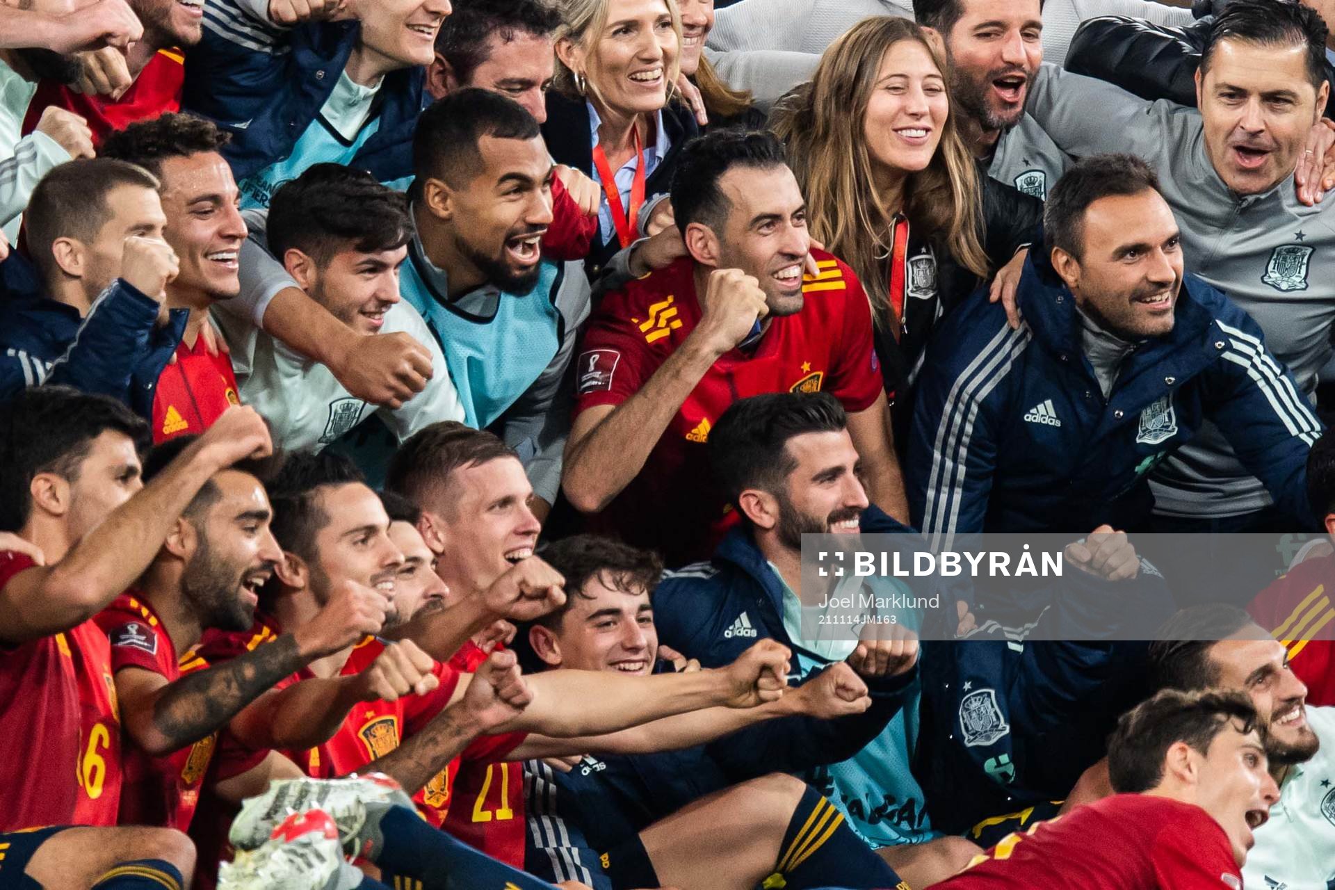 Players of Spain celebrate