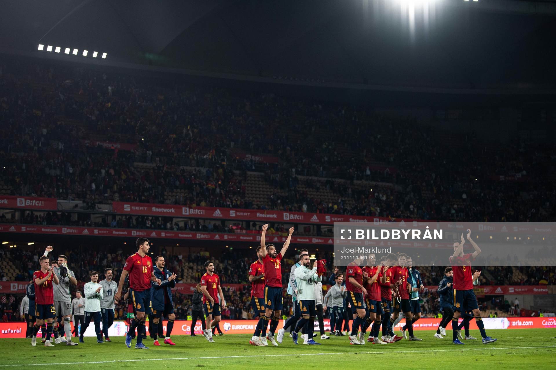 Players of Spain celebrate