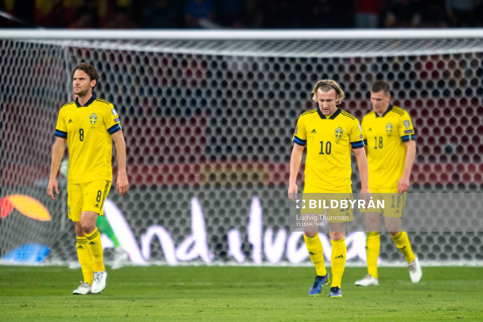 Albin Ekdal and Emil Forsberg of Sweden look dejected
