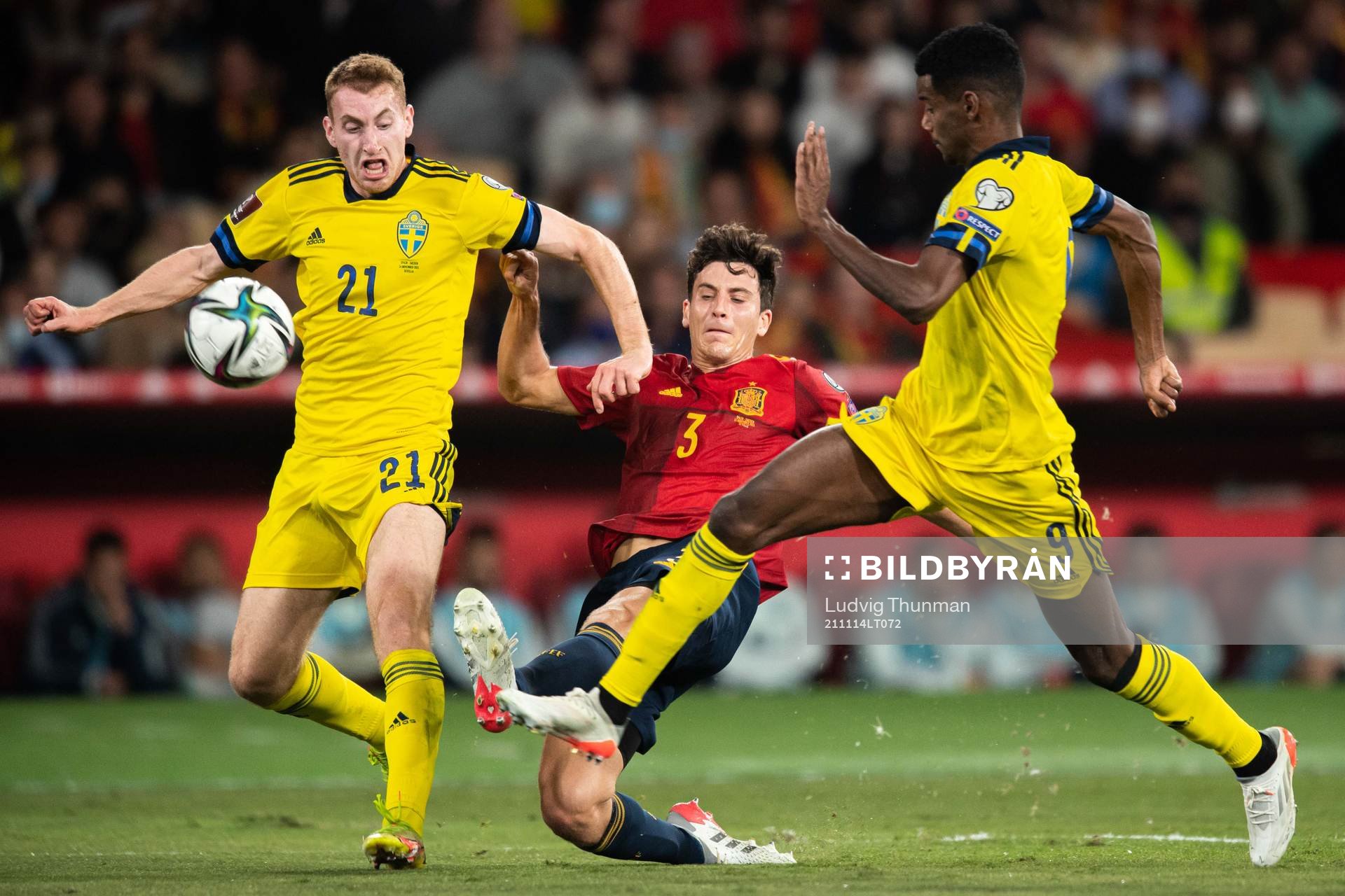 Dejan Kulusevski and Alexander Isak of Sweden against Pau