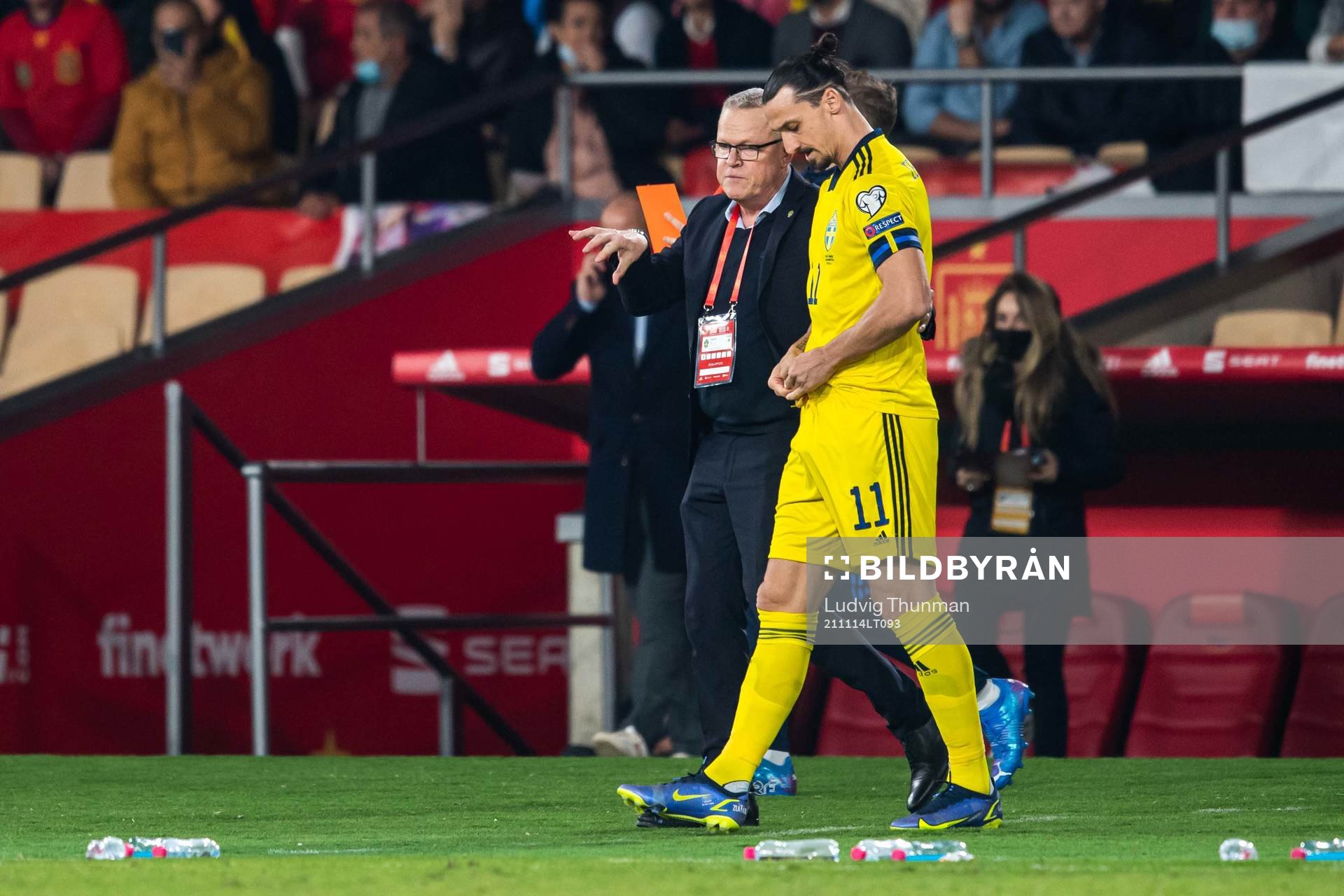 Head coach Janne Andersson and Zlatan Ibrahimovic of Sweden