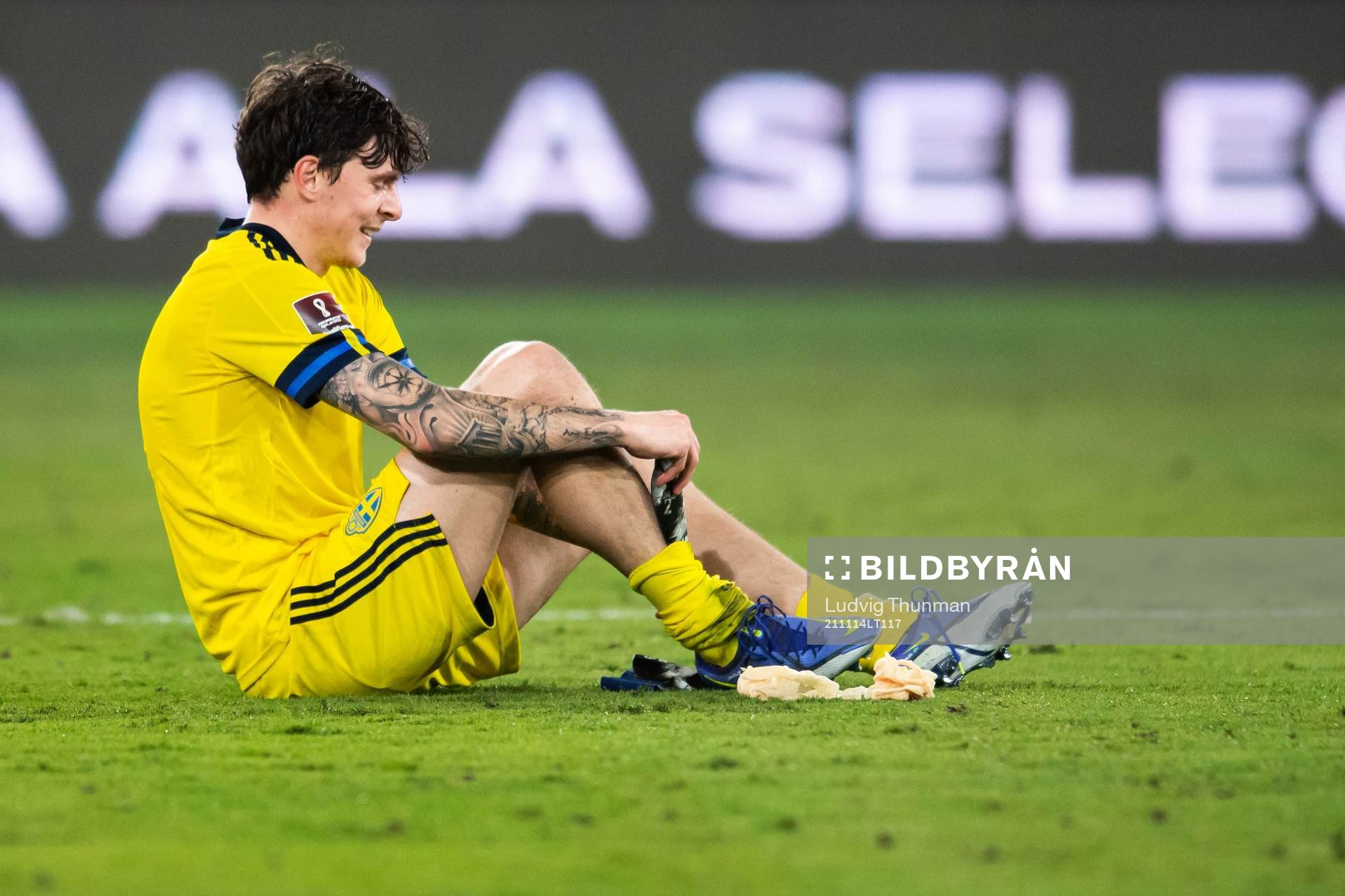 Victor Nilsson Lindelöf of Sweden looks dejected
