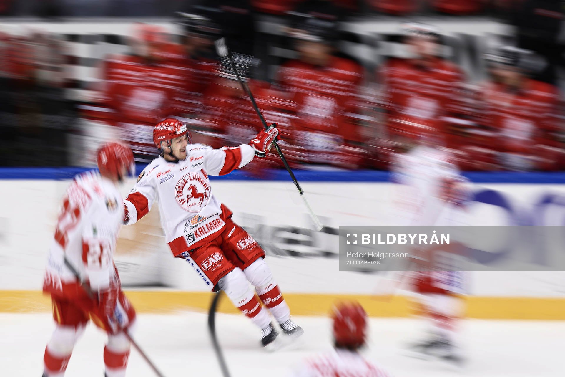 Troja/Ljungbys Joakim Hillding jublar