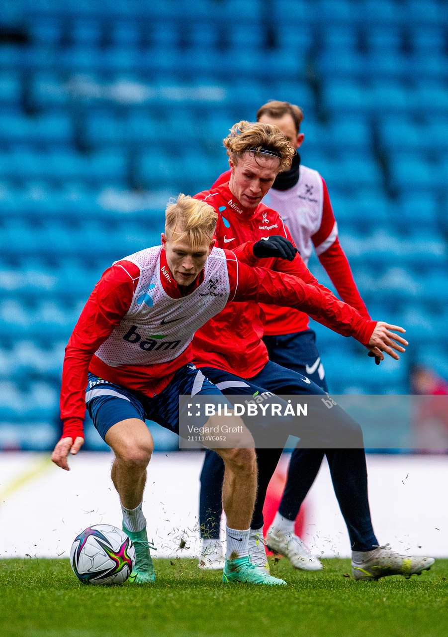 Andreas Hanche-Olsen and Ola Solbakken of the Norwegian