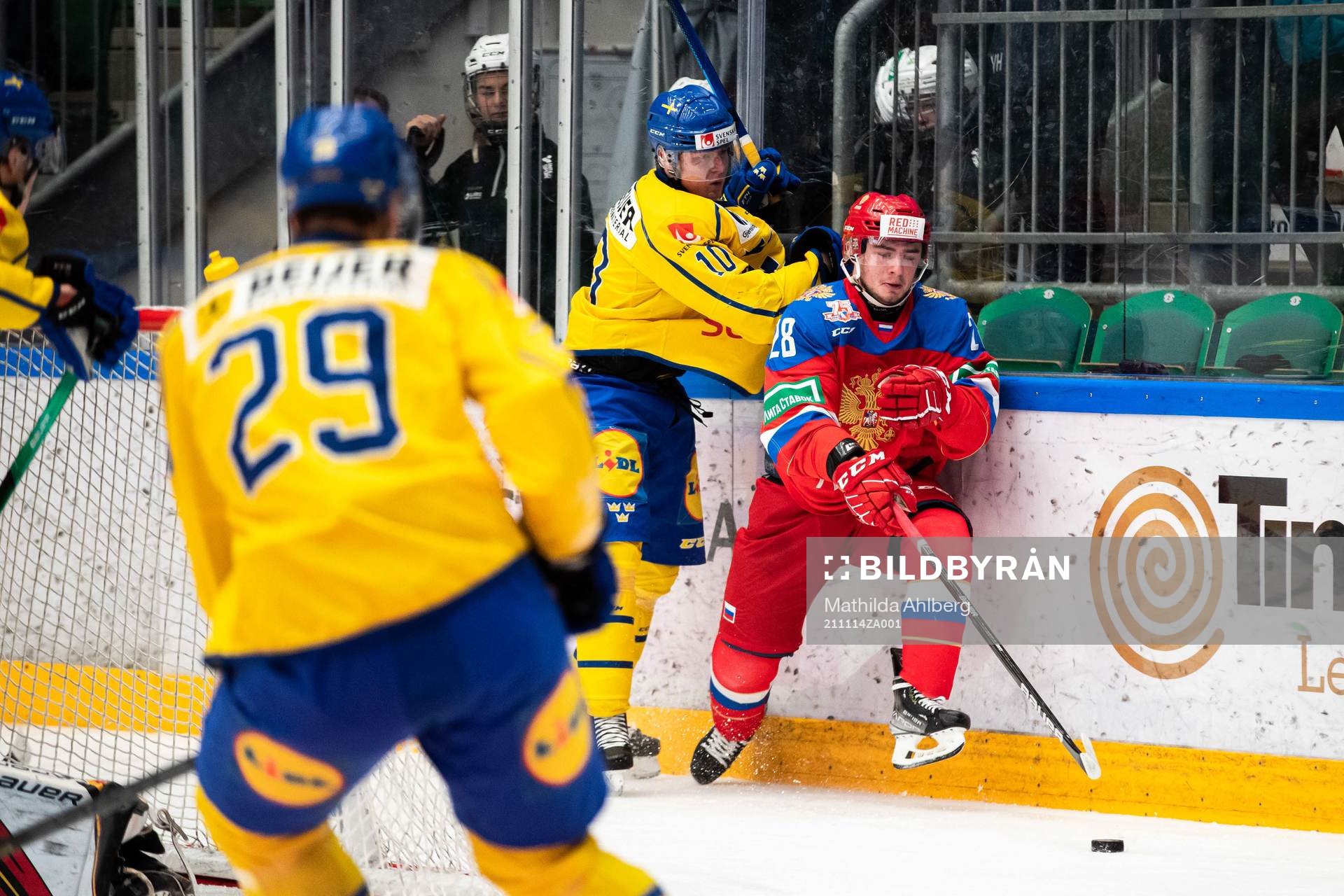 Victor Sjöholm of Sweden and Alexander Pashin of Russia