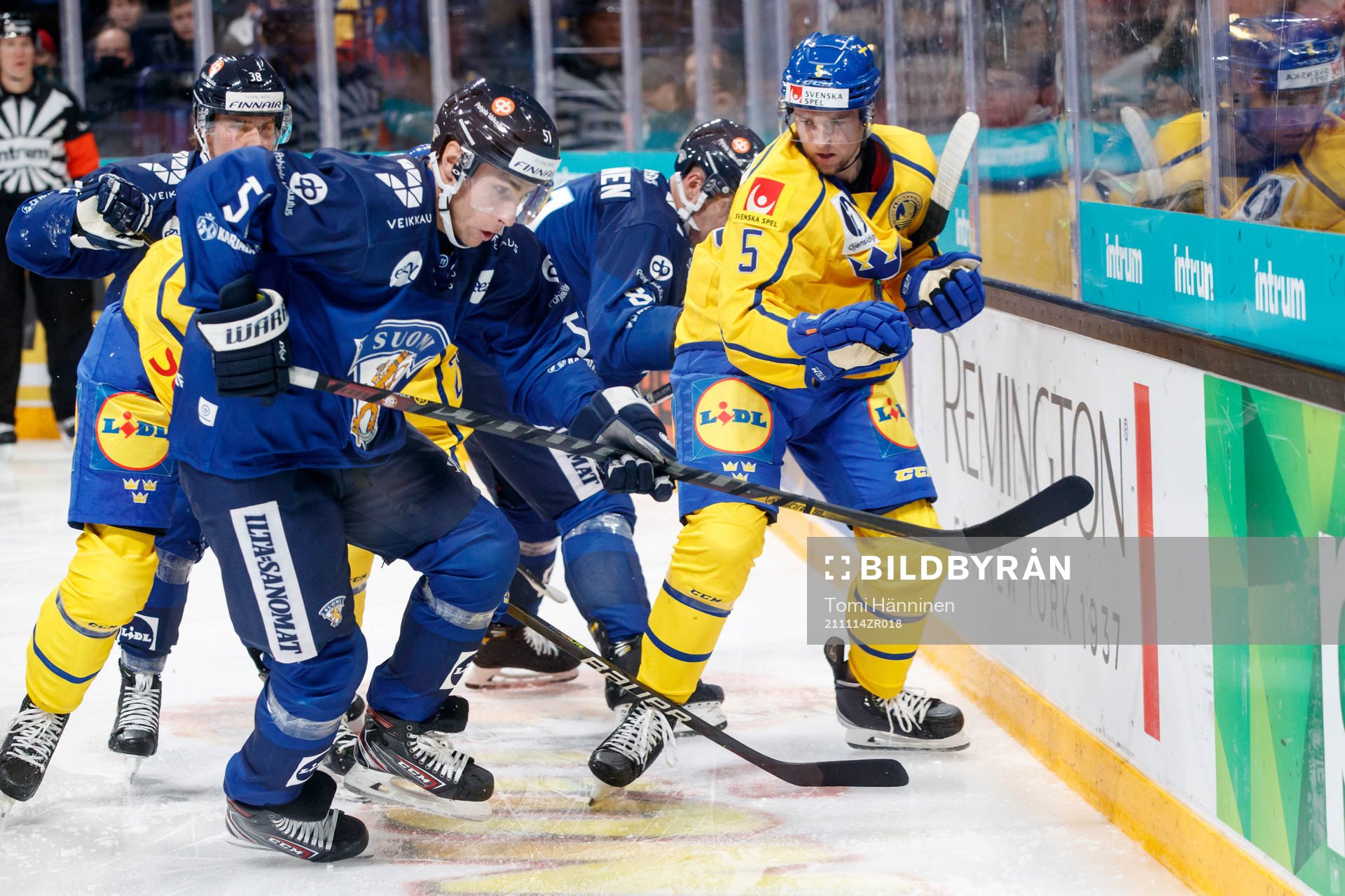 Valtteri Filppula of Finland and Christian Djoos of