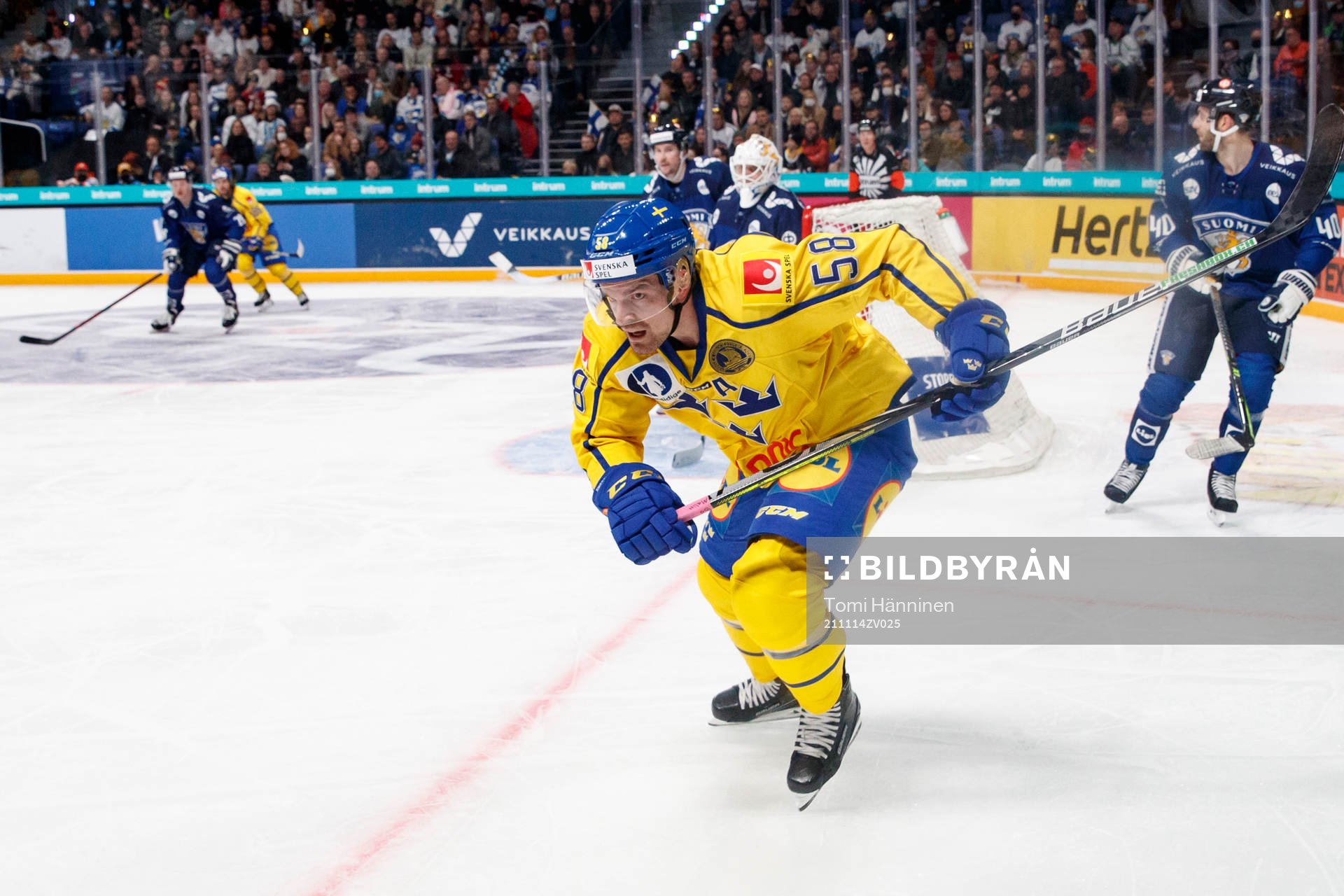 Anton Lander of Sweden