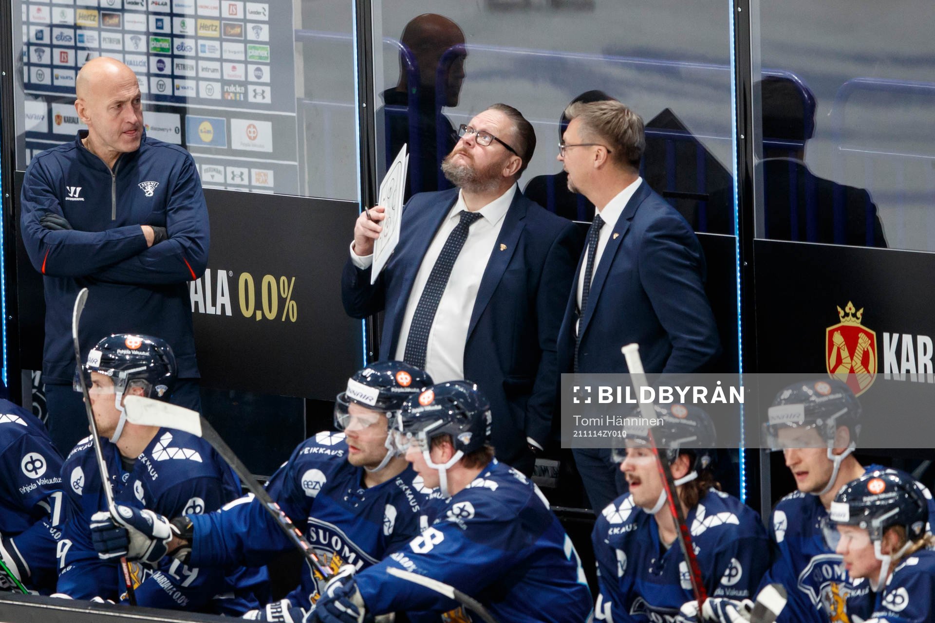 Kari Lehtonen and head coach Jukka Jalonen of Finland
