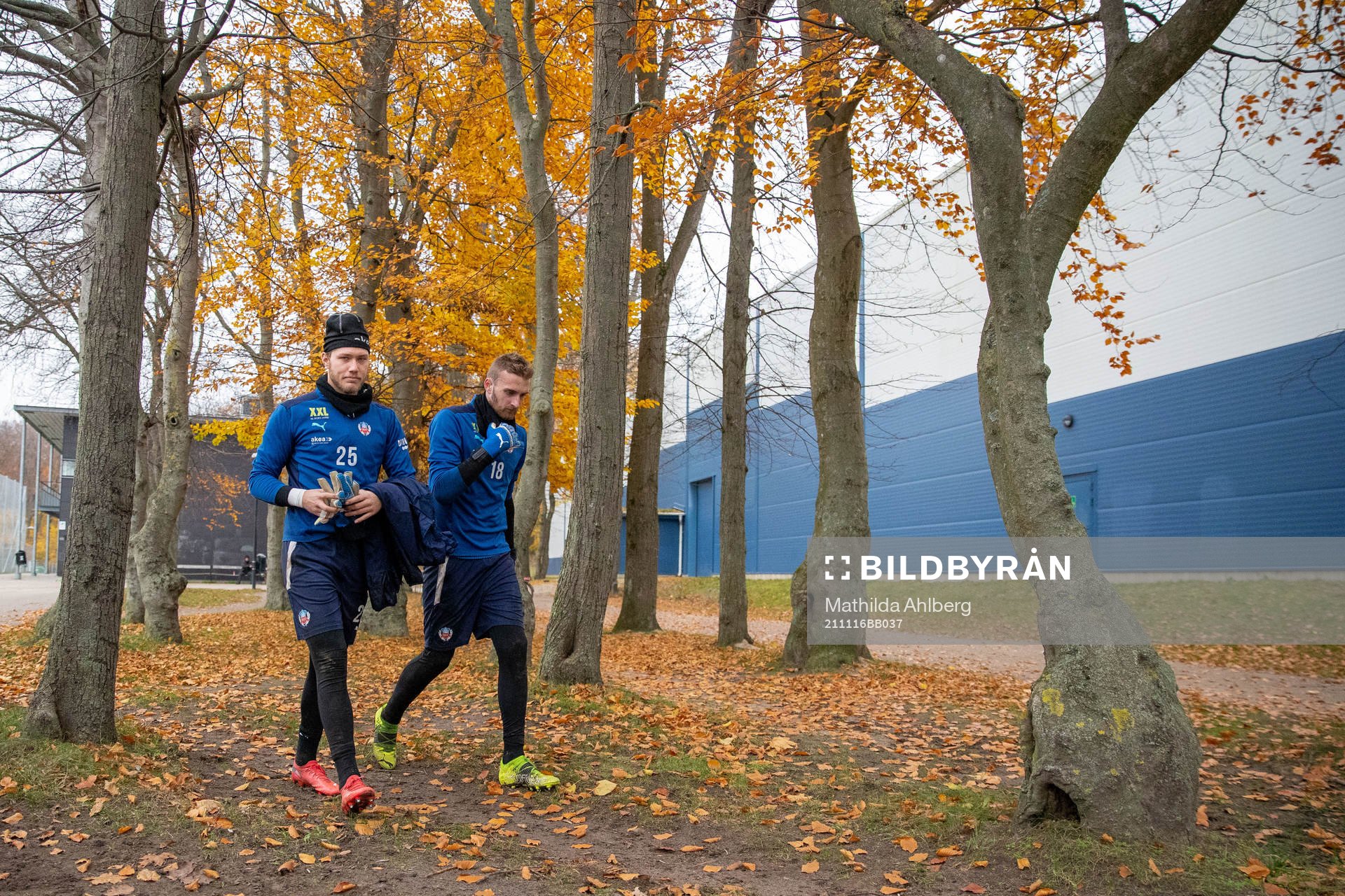 Kalle Joelsson och målvakt Alexander Nilsson