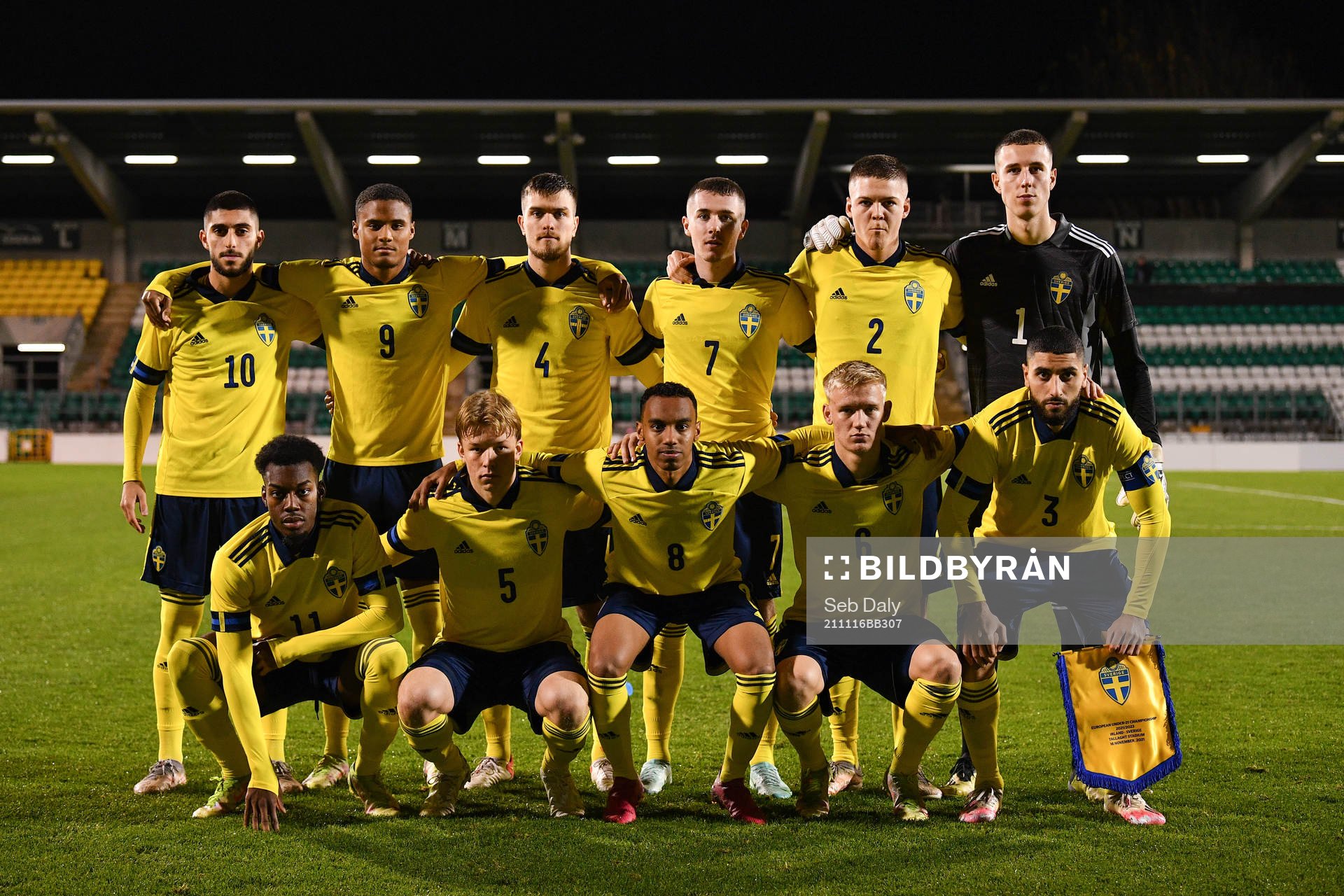 The starting eleven of Sweden pose for a photo