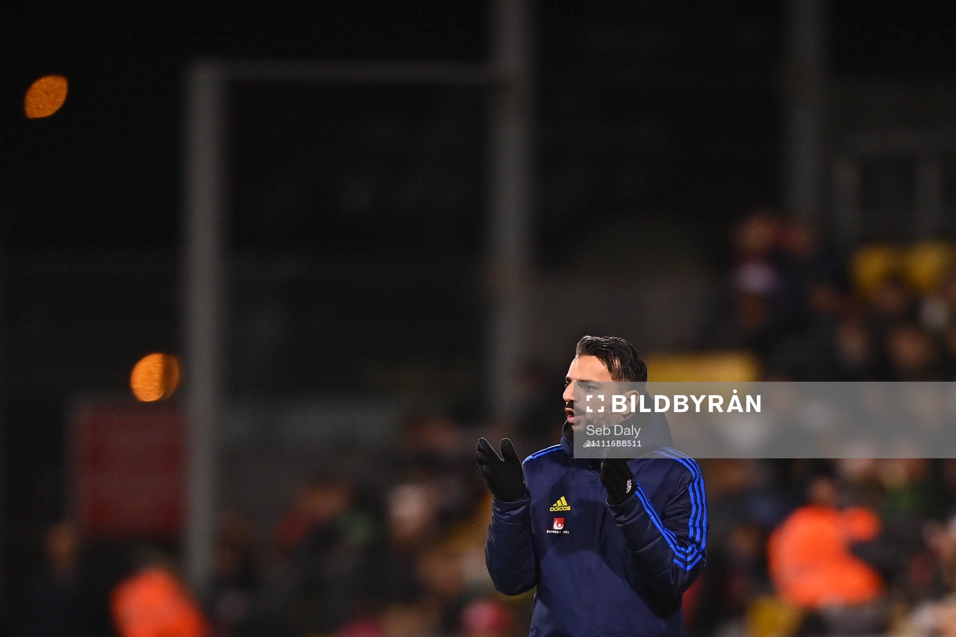 Poya Asbaghi, head coach of Sweden