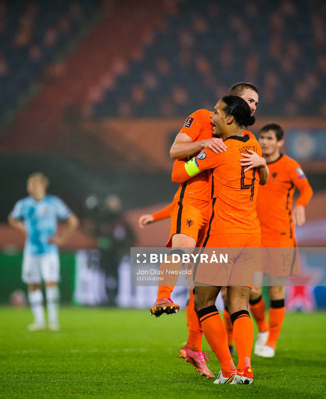 Matthijs de Ligt and Virgil van Dijk of Netherlands