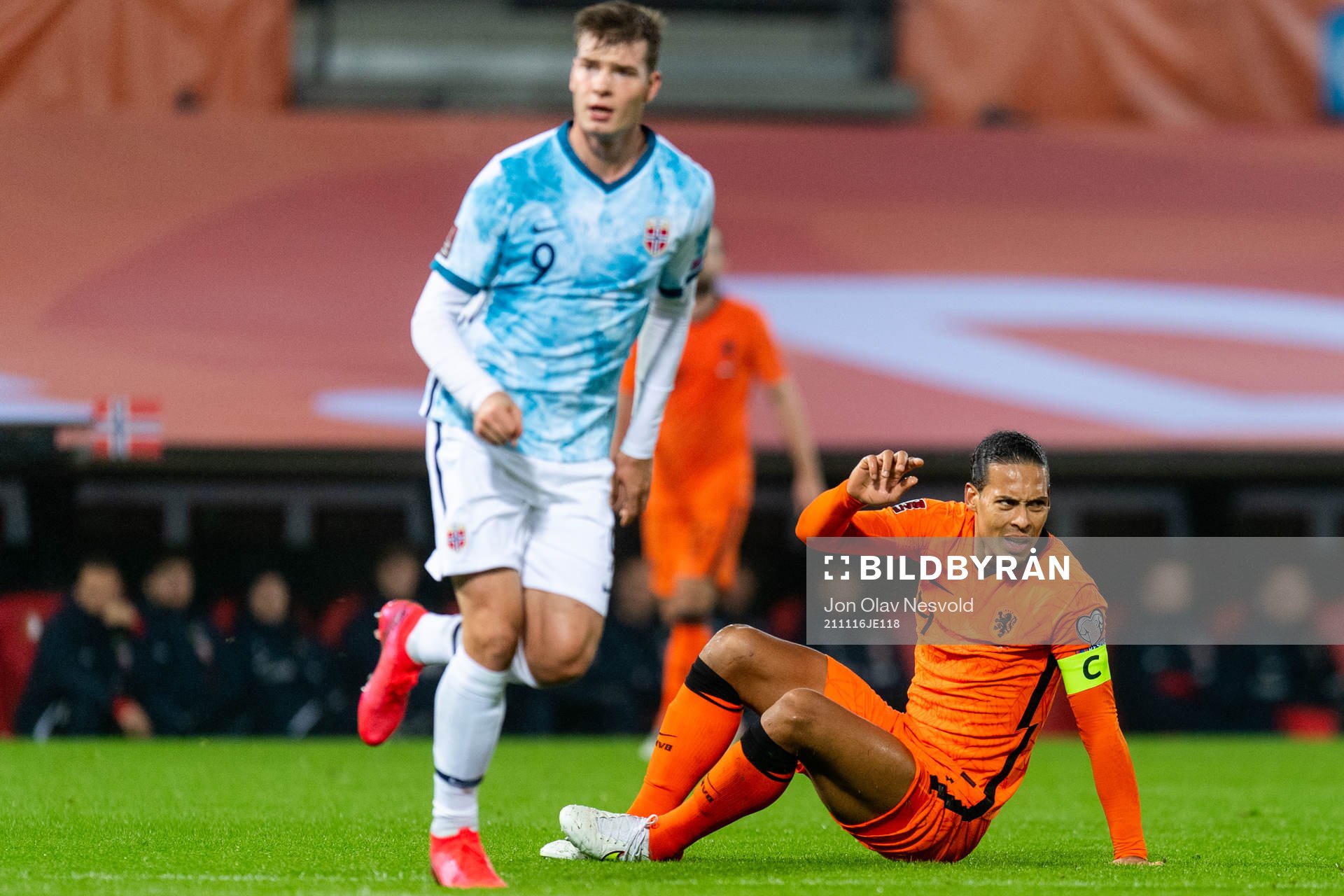 Alexander Sørloth of Norway and Virgil van Dijk of