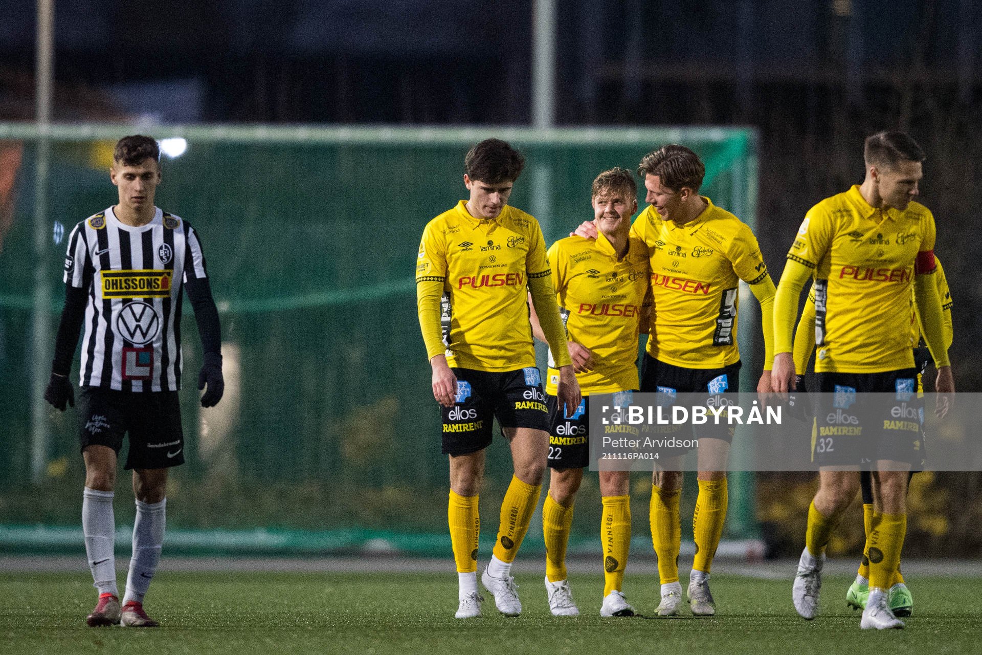 Elfsborgs Kevin Holmén jublar med lagkamrater