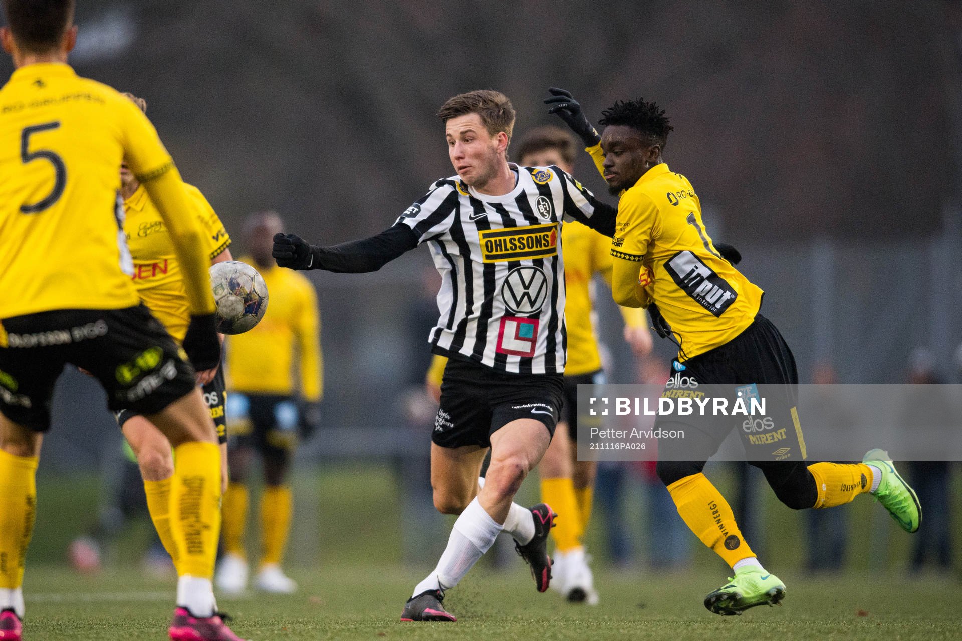 Landskronas Filip Olsson och Elfsborgs Prince Isaac Kouame