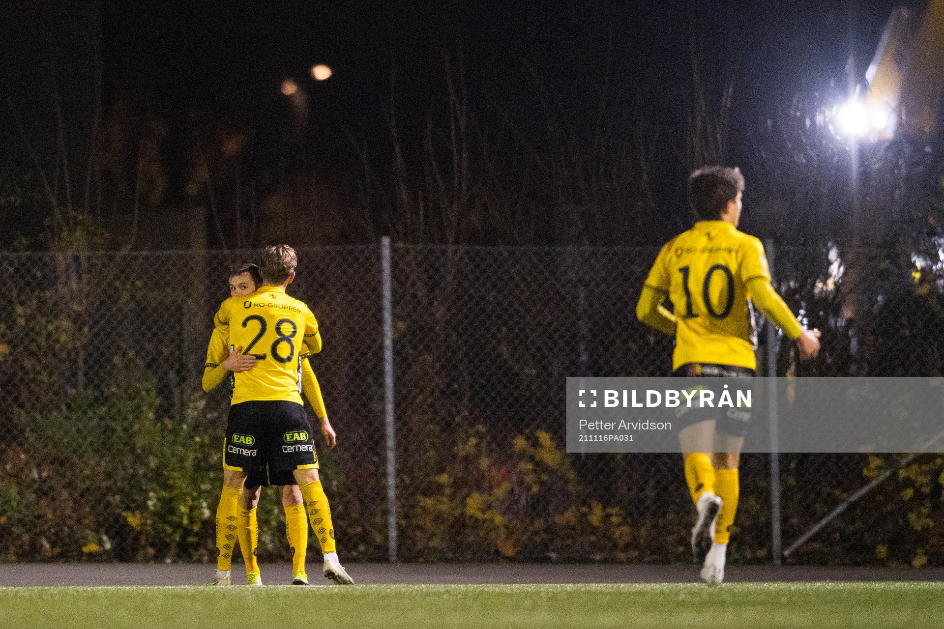 Elfsborgs Jacob Ondrejka jublar med Noah Söderberg