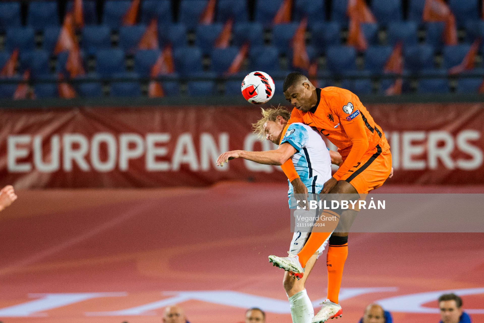 Morten Thorsby of Norway and Denzel Dumfries of Netherlands