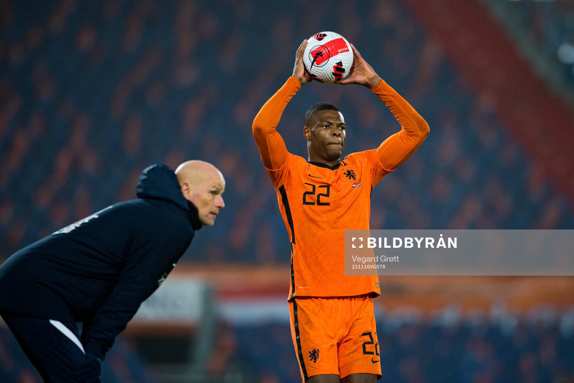 Ståle Solbakken, head coach of Norway and Denzel Dumfries