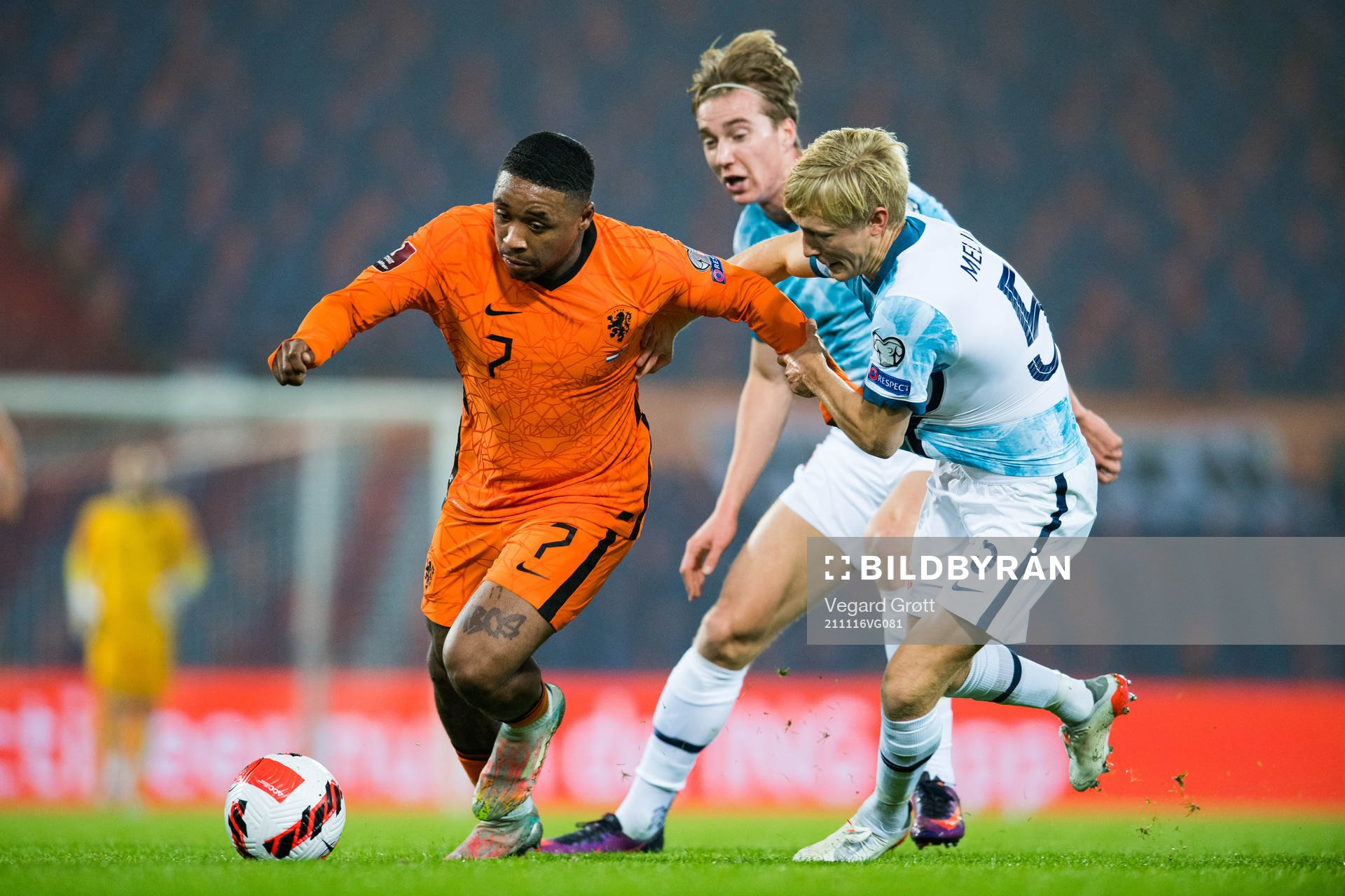 Steven Bergwijn of Netherlands and Birger Meling of Norway