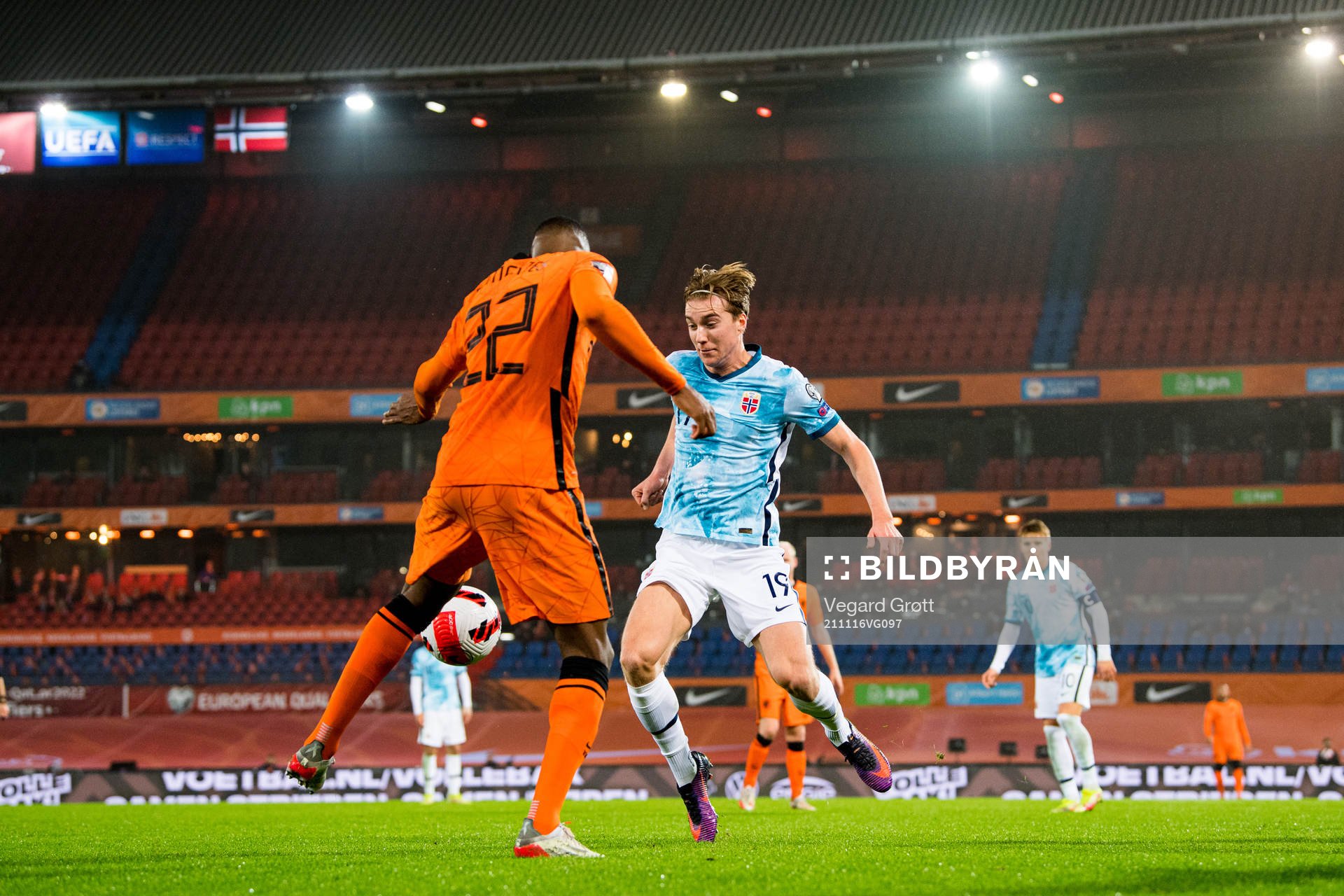 Denzel Dumfries of Netherlands and Kristian Thorstvedt of