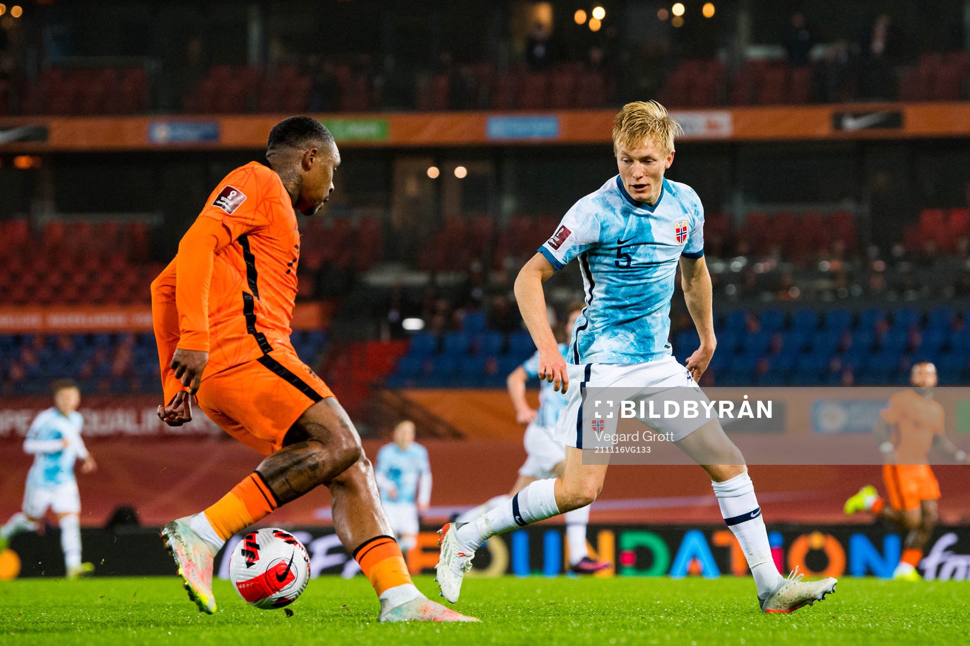 Steven Bergwijn of Netherlands and Birger Meling of Norway