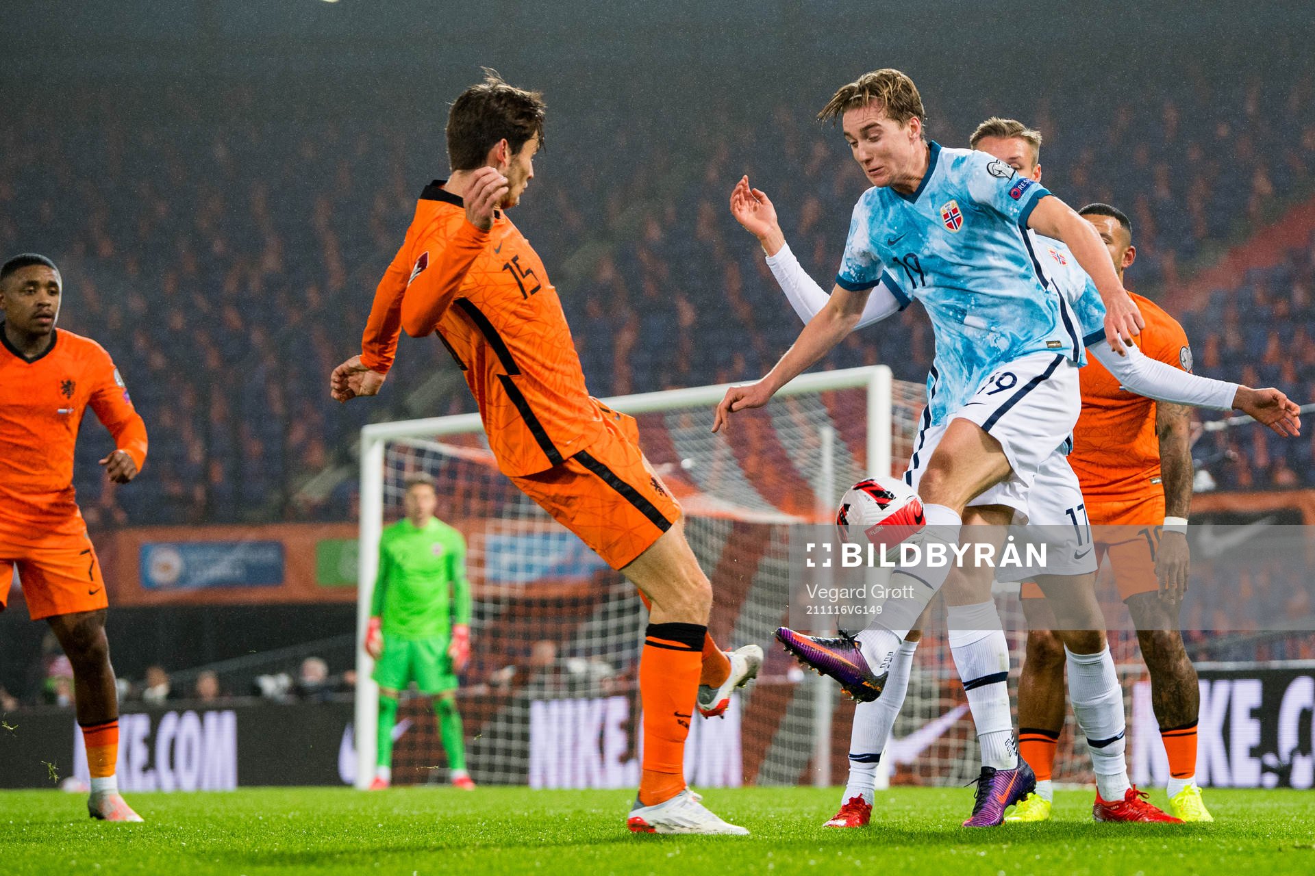 Kristian Thorstvedt of Norway and Marten de Roon of