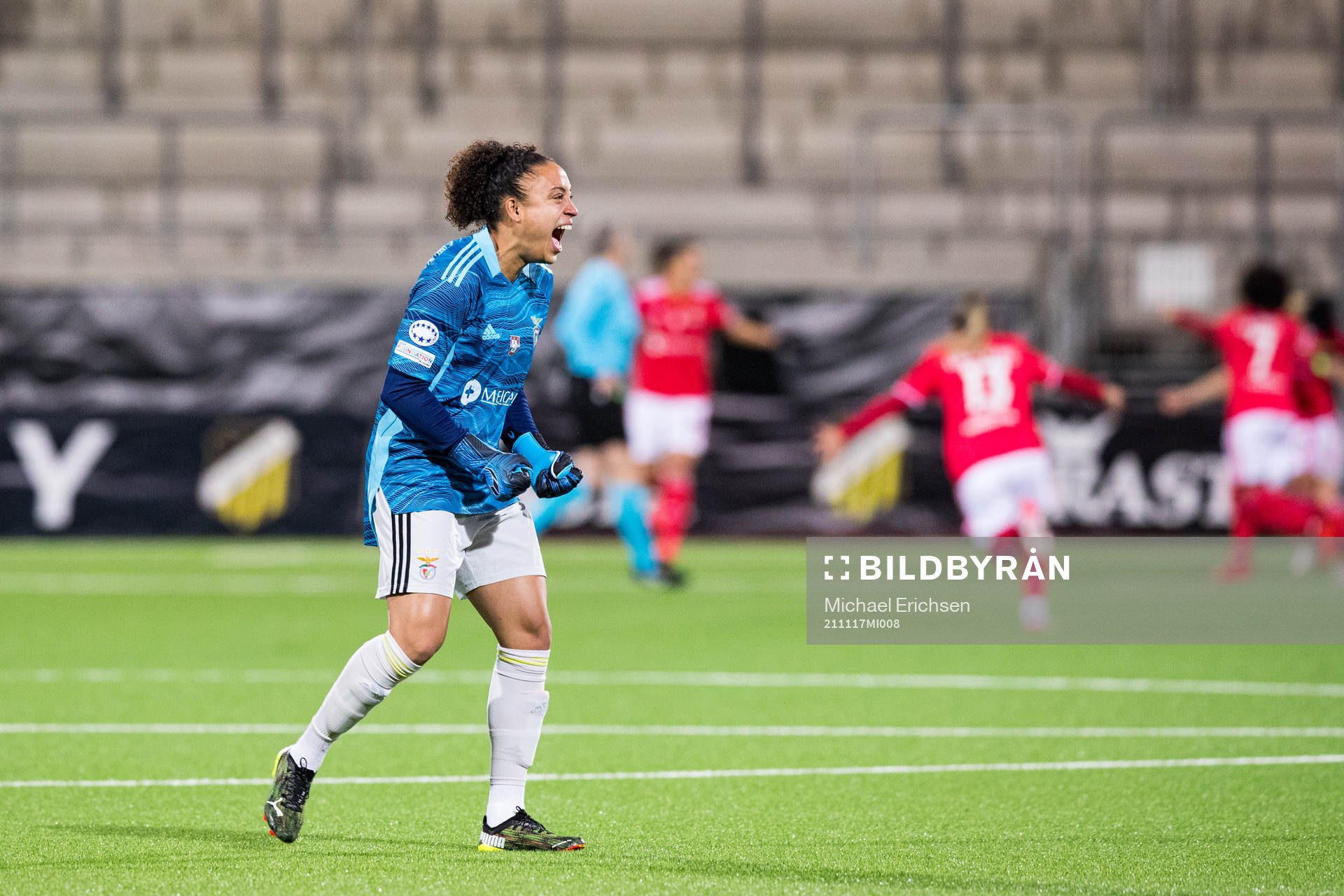 Goalkeeper Leticia of Benfica celebrates the 0-1 goal