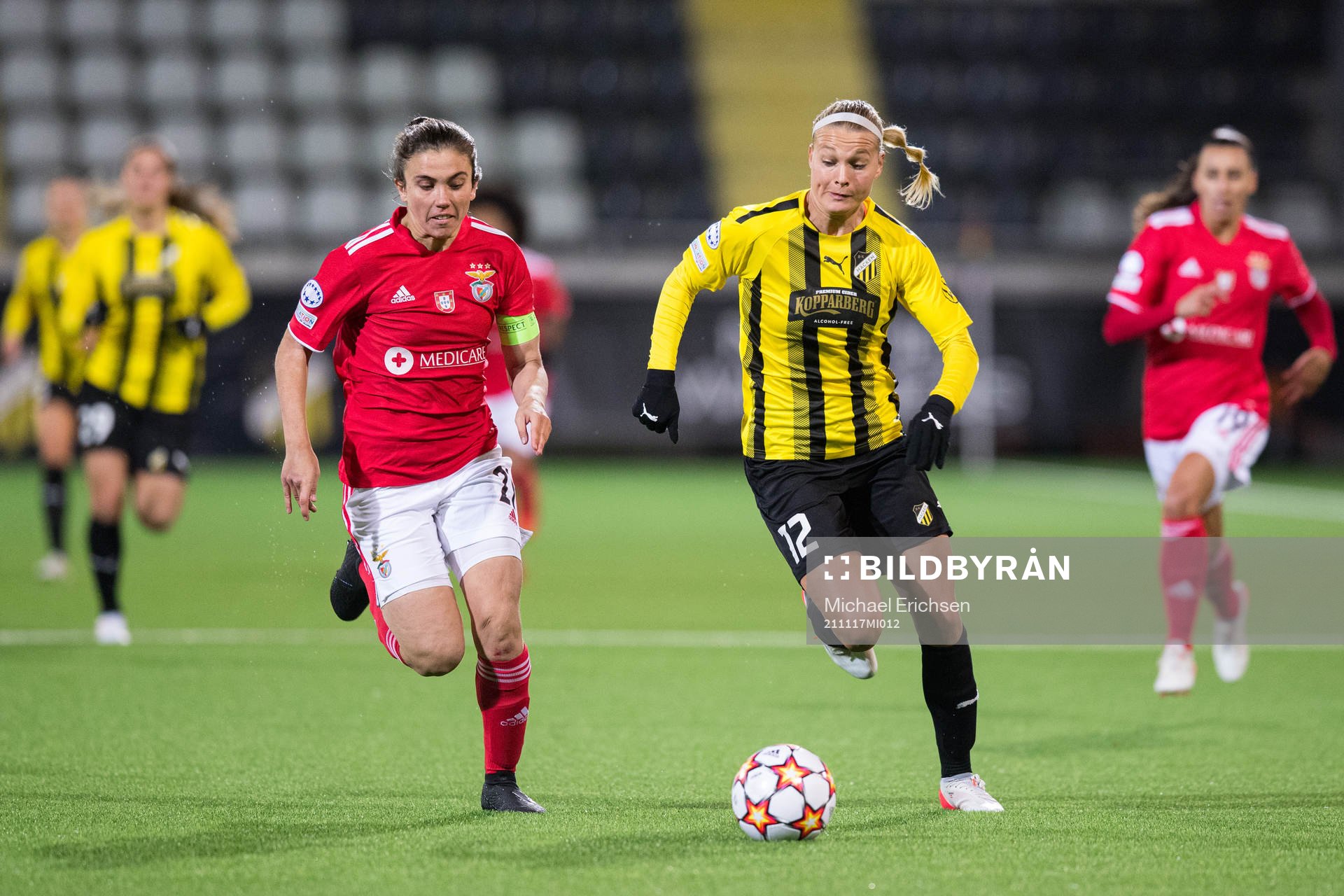 Pauleta of Benfica and Stine Larsen of Häcken