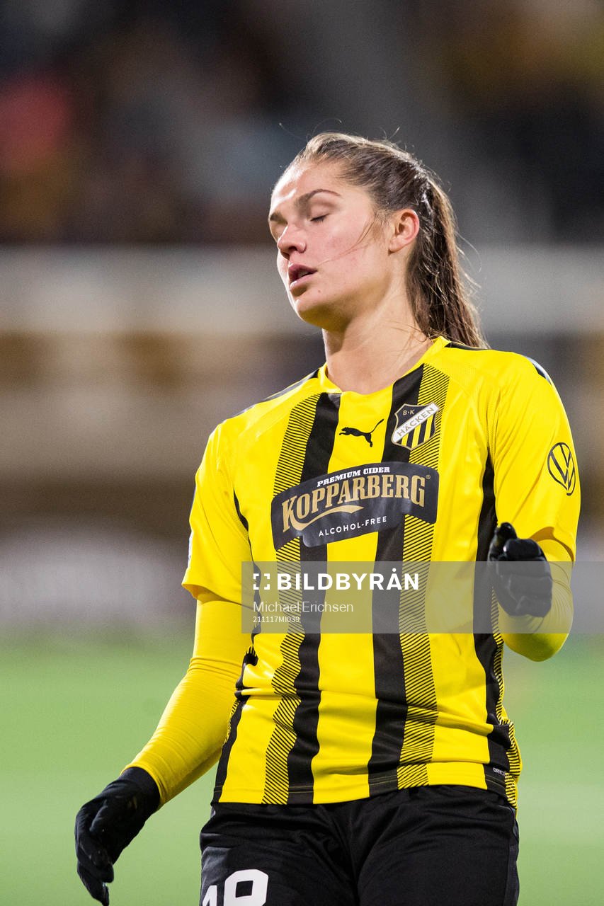 Mille Gejl Jensen of Häcken looks dejected