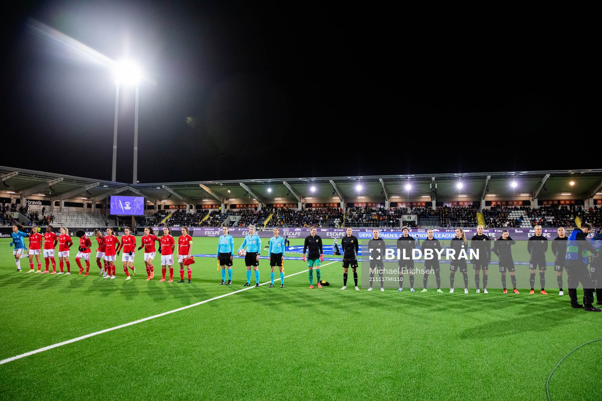 Players of Benfica and Häcken