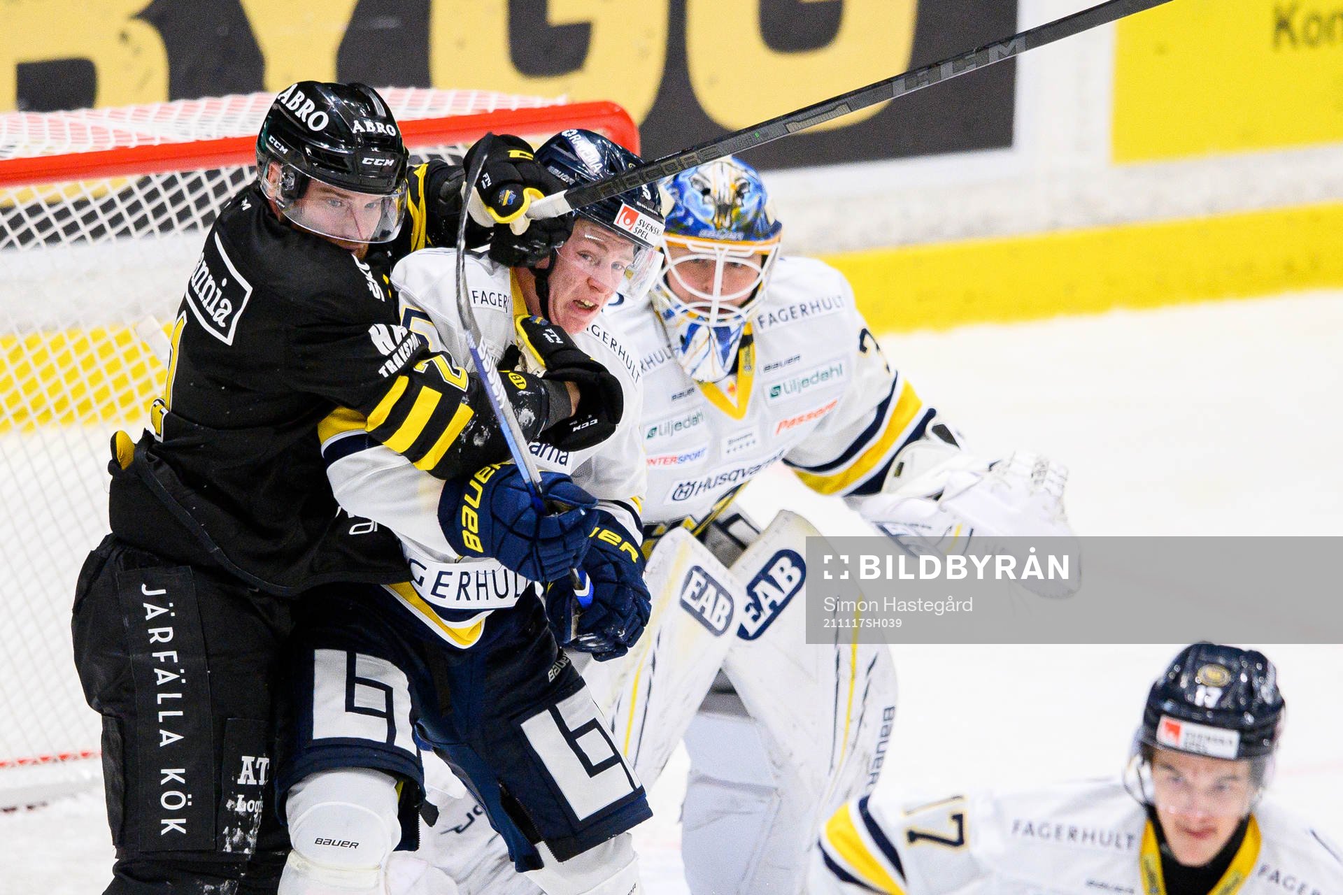 s Christian Sandberg och HV71:s Victor Sjöholm