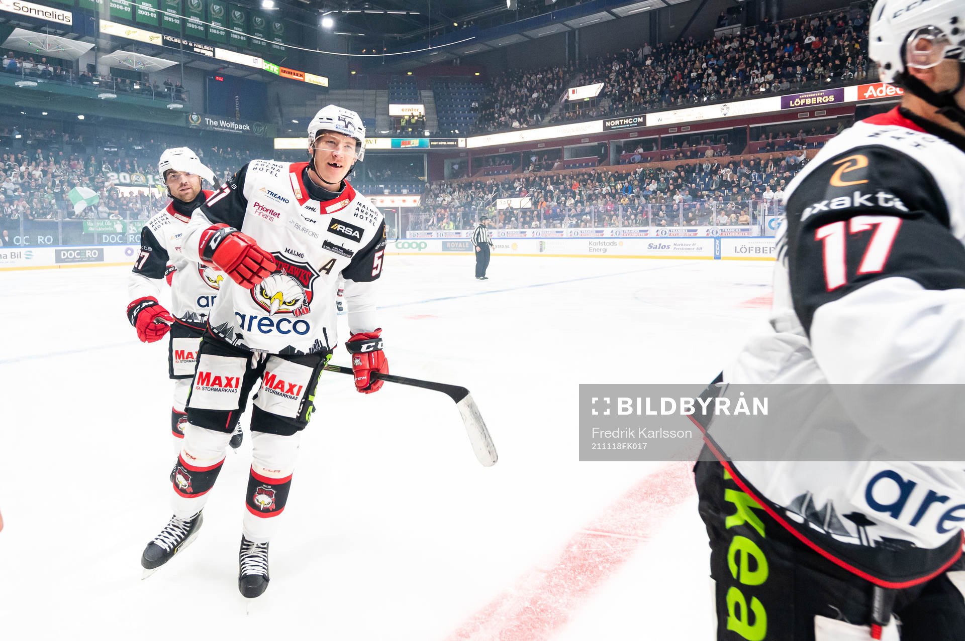 Malmö Redhawks Emil Sylvegård jublar