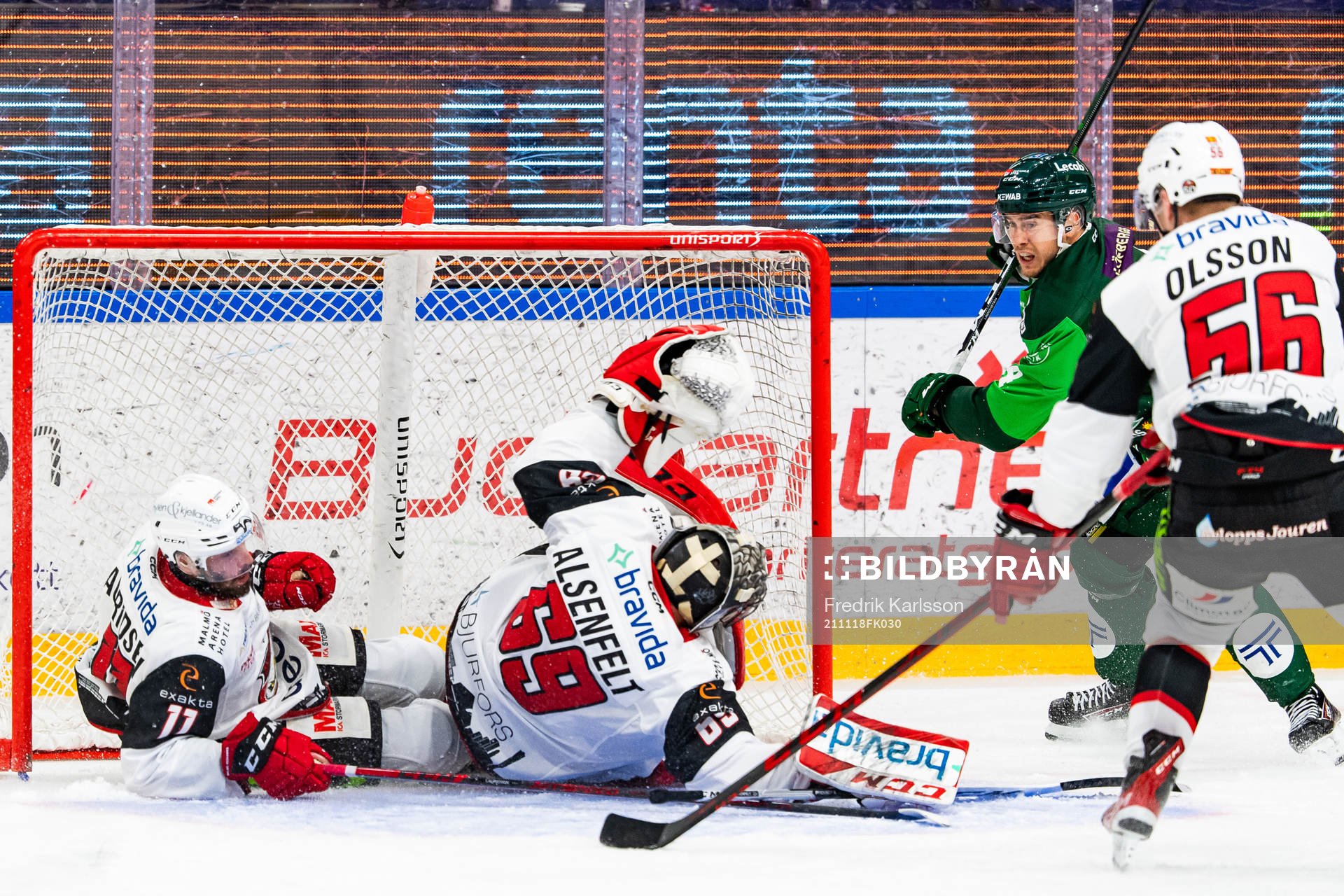 Malmö Redhawks Markus Lauridsen, målvakt Oscar Alsenfelt