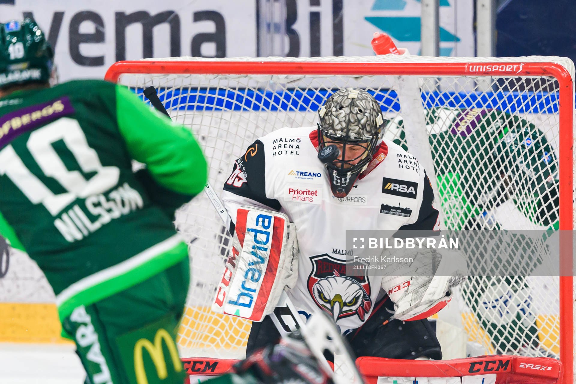 Färjestads Marcus Nilsson och Malmö Redhawks målvakt
